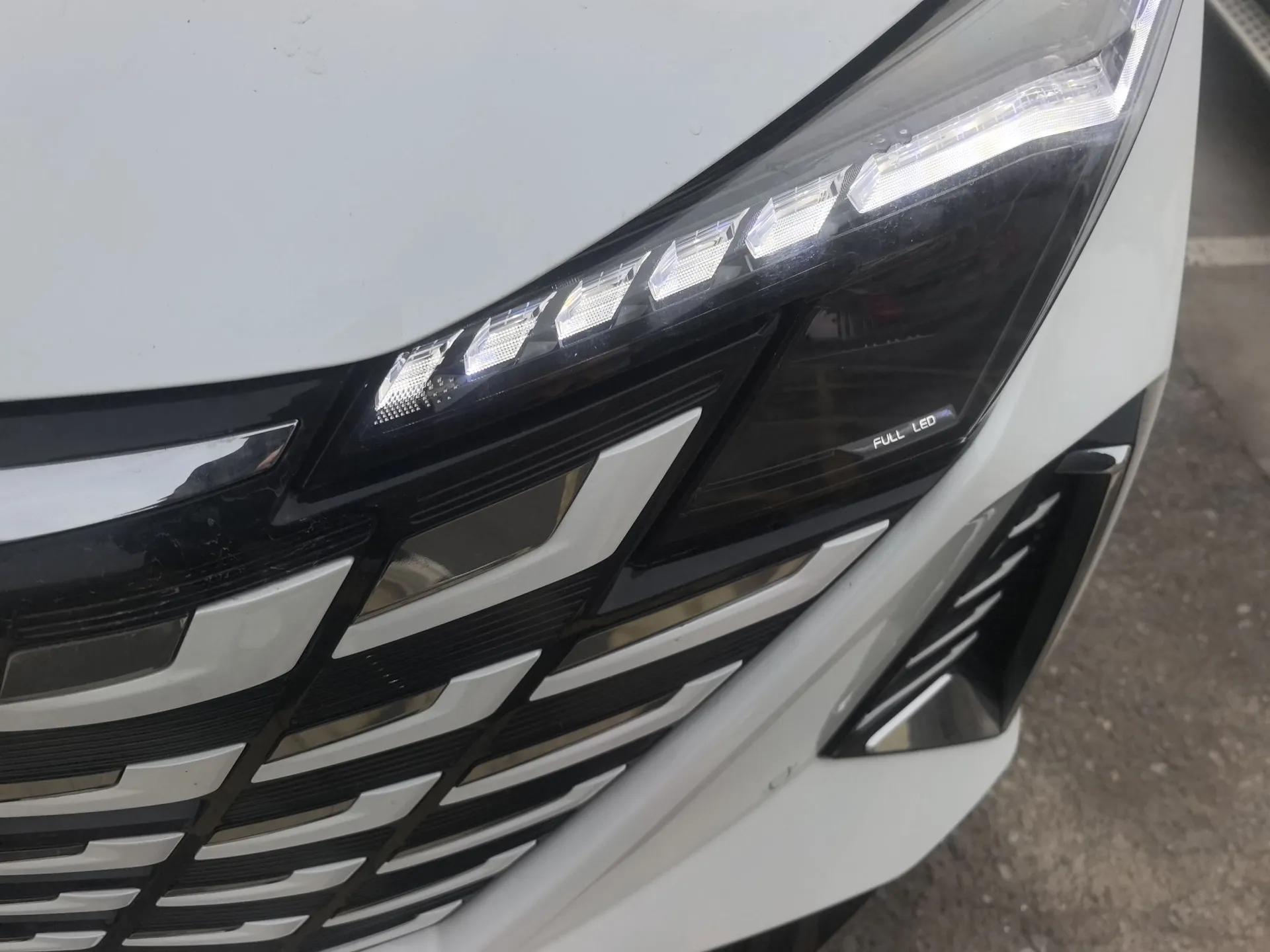 CHANGAN UNI-Z 2025 1.5T Premium Edition — миниатюра 9