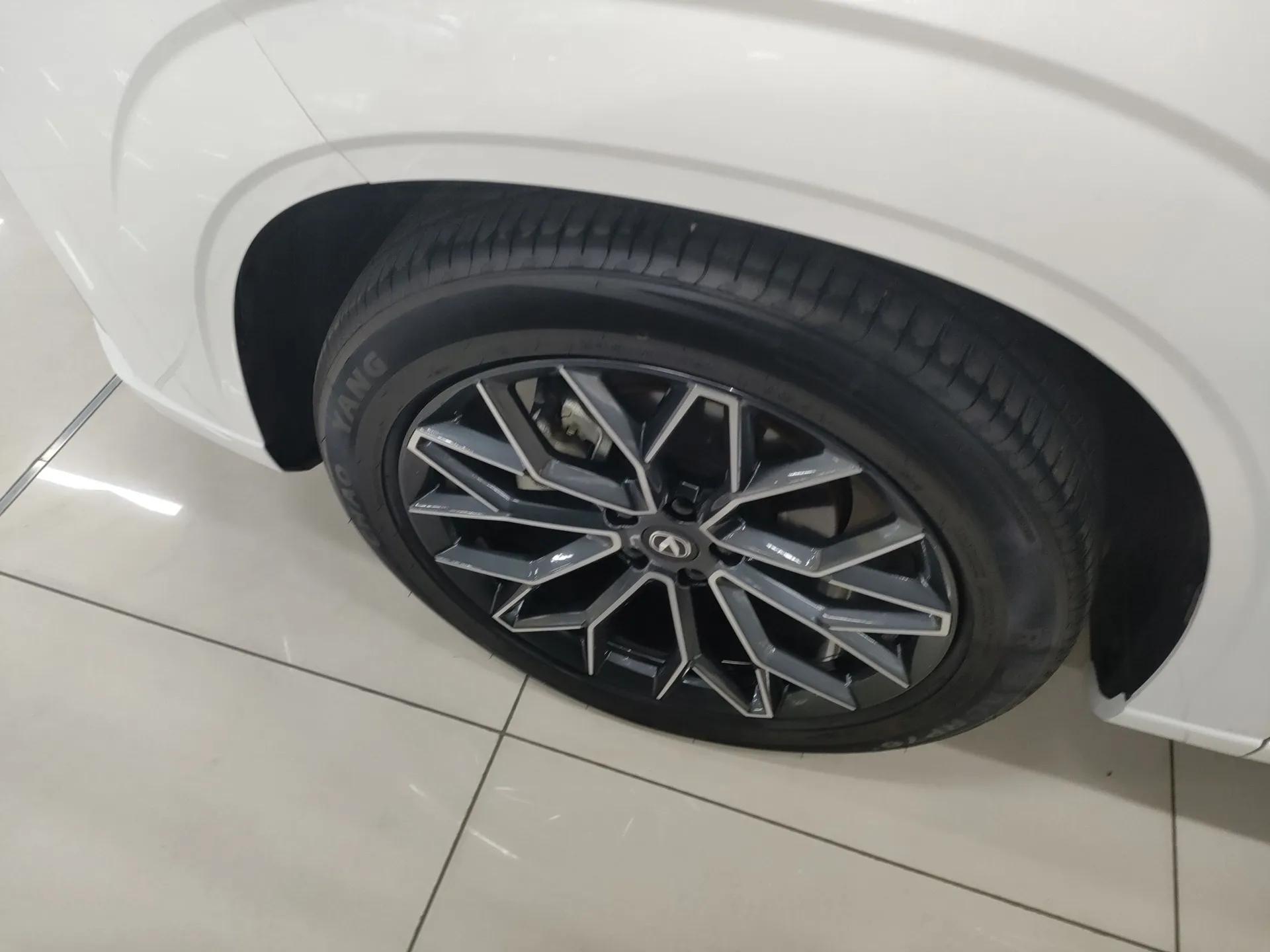 CHANGAN UNI-Z 2025 1.5T Luxury Version — миниатюра 8