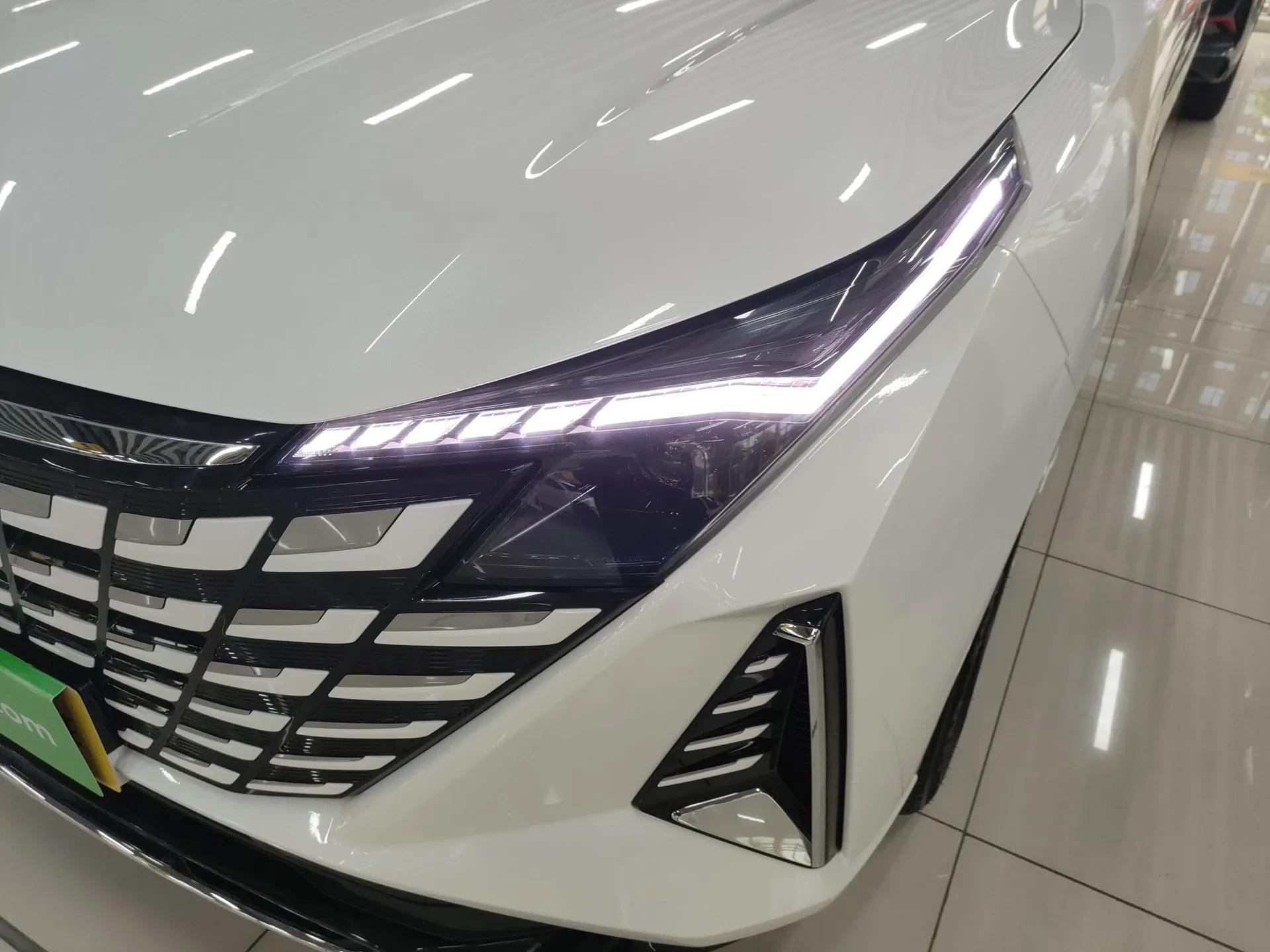 CHANGAN UNI-Z 2025 1.5T Luxury Version — миниатюра 9