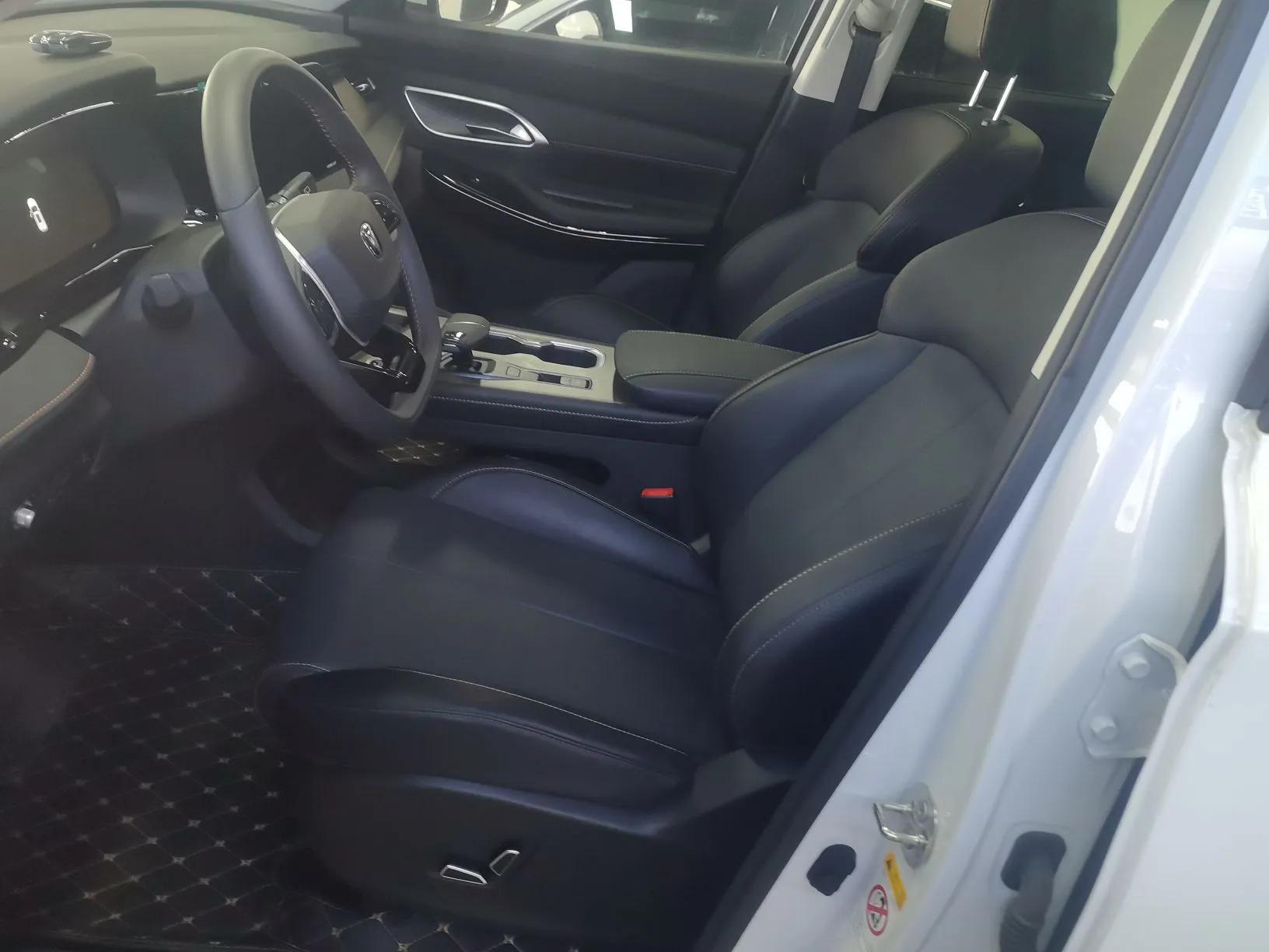 CHANGAN X7 PLUS 2024 1.5T Automatic Luxury 7-Seater — миниатюра 18