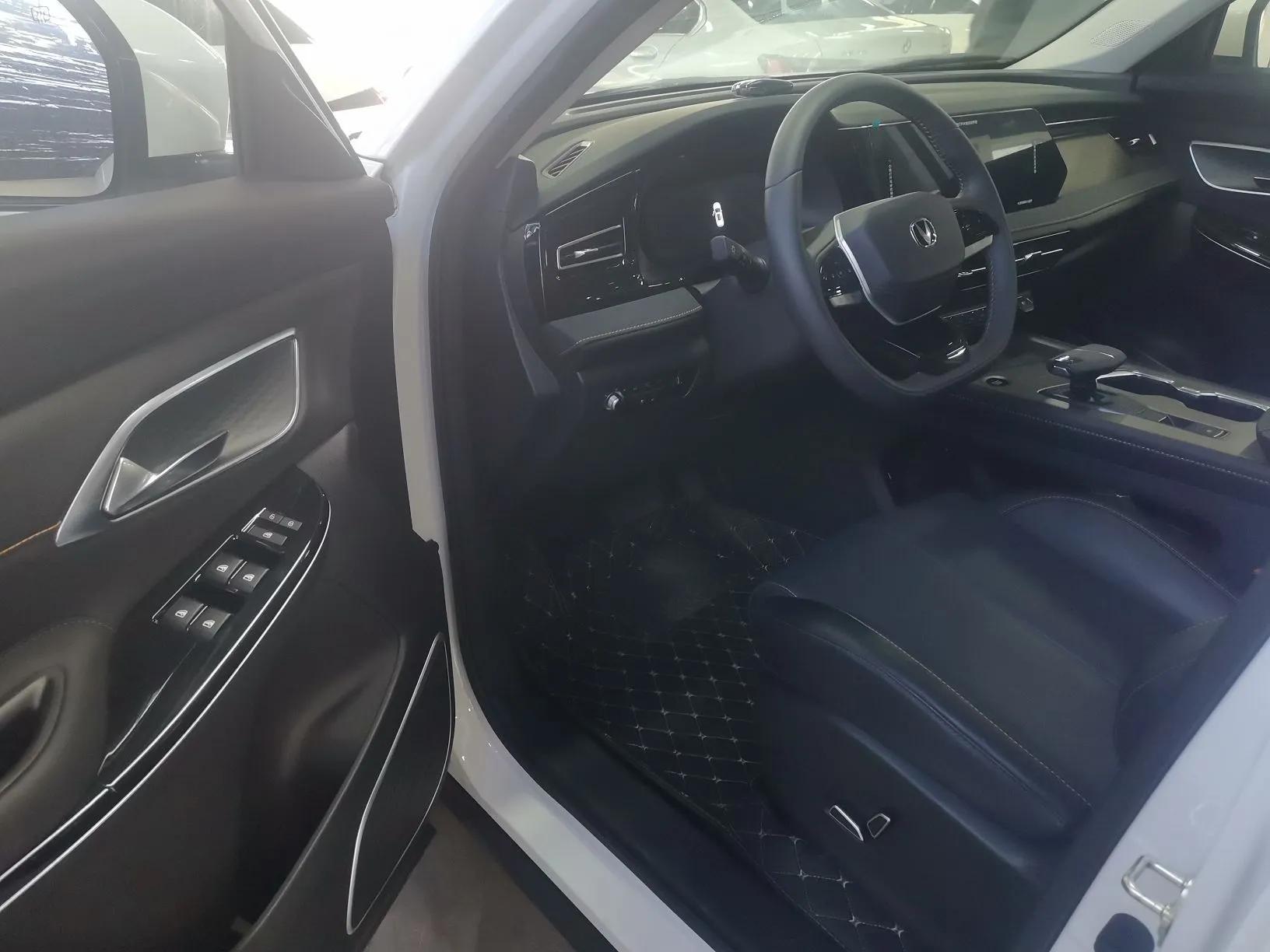 CHANGAN X7 PLUS 2024 1.5T Automatic Luxury 7-Seater — миниатюра 19
