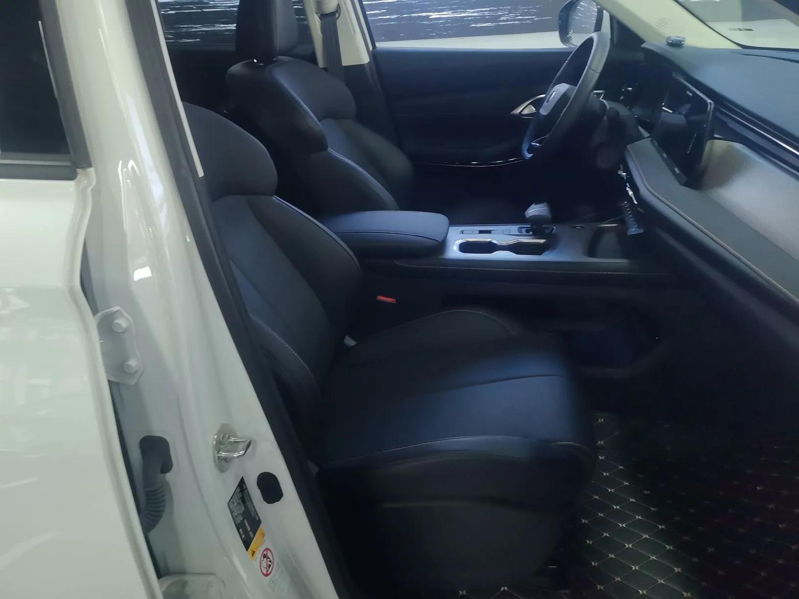 CHANGAN X7 PLUS 2024 1.5T Automatic Luxury 7-Seater — миниатюра 23