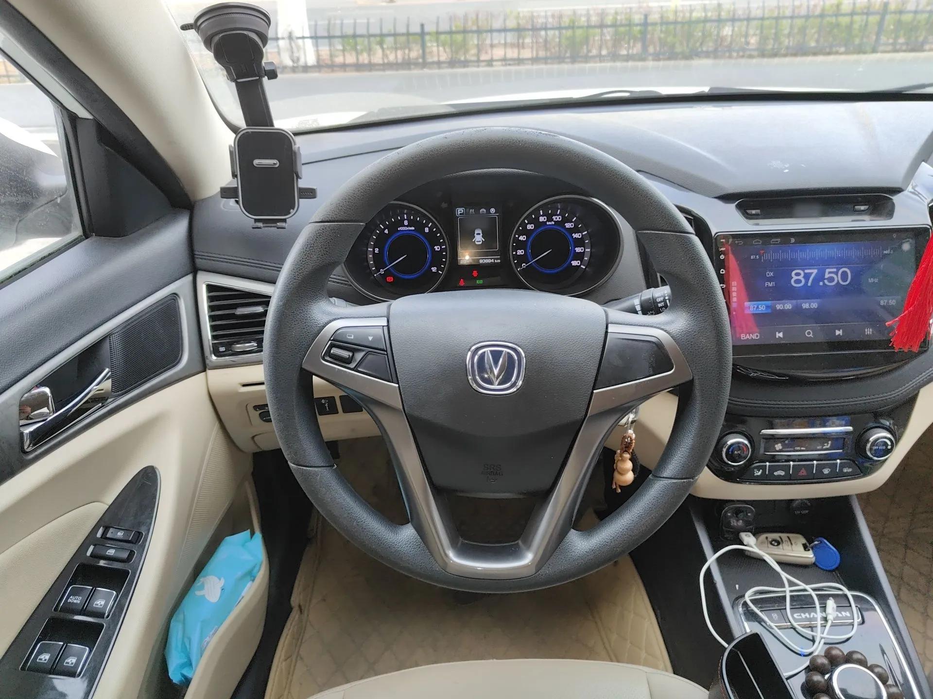 CHANGAN Eado New Energy 2018 EV300 Enjoyment Model — миниатюра 11