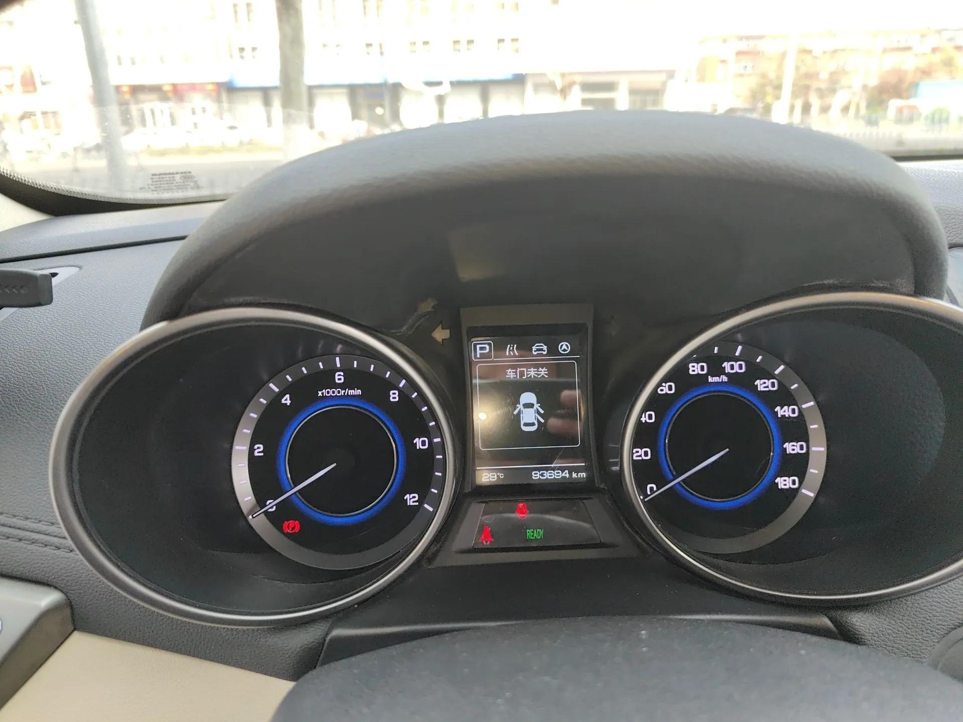 CHANGAN Eado New Energy 2018 EV300 Enjoyment Model — миниатюра 12