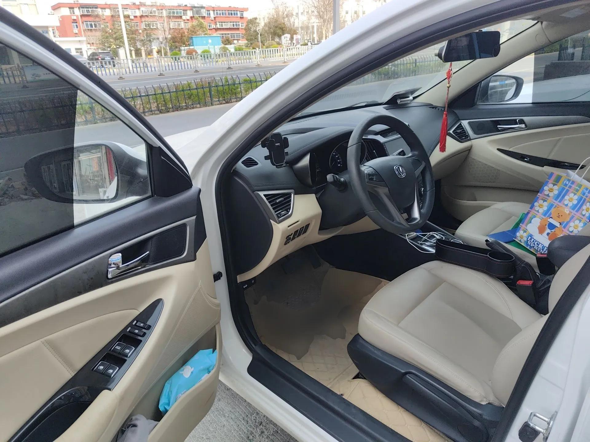CHANGAN Eado New Energy 2018 EV300 Enjoyment Model — миниатюра 17