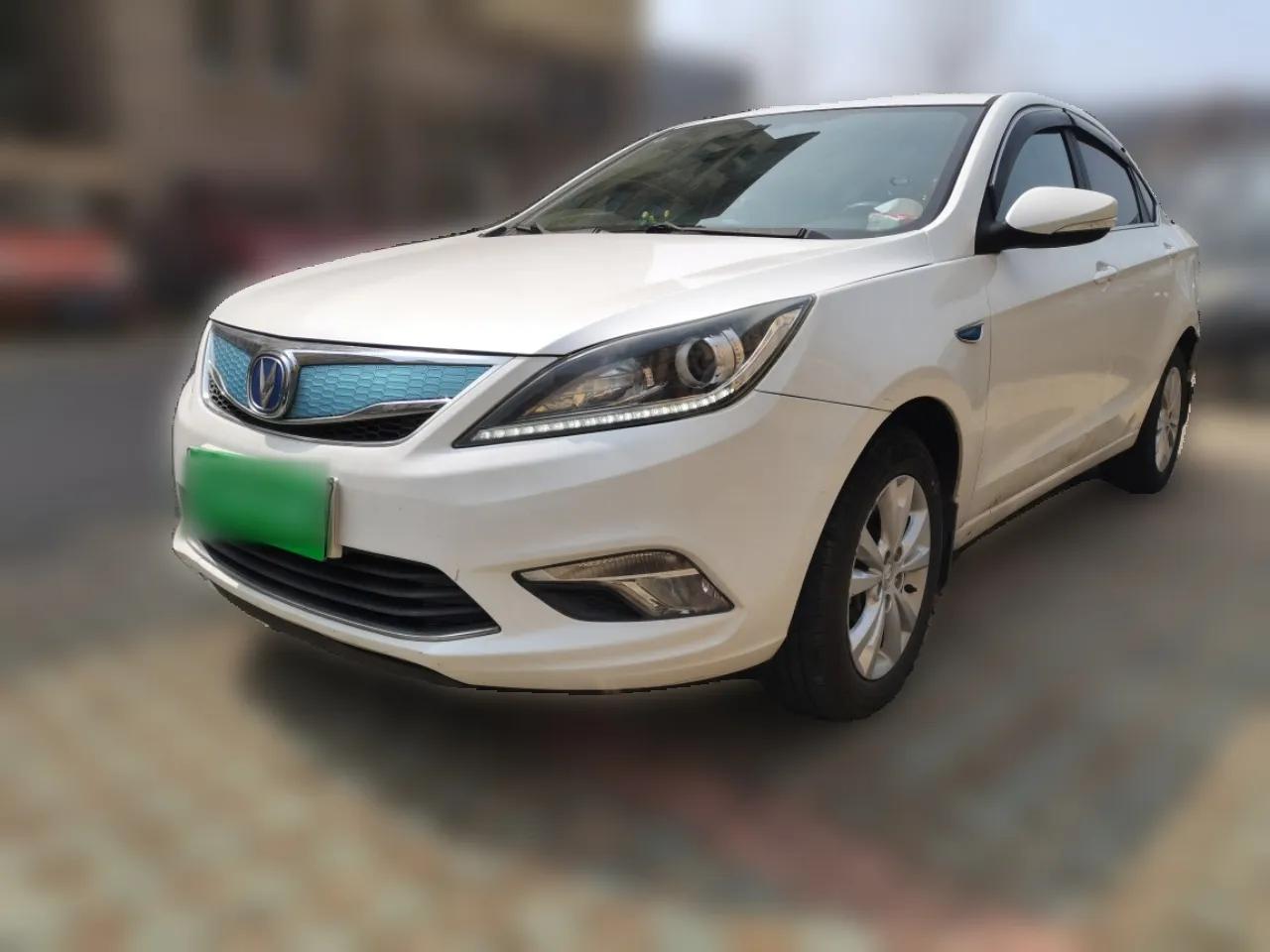 CHANGAN Eado New Energy 2018 EV300 Enjoyment Model — миниатюра 1