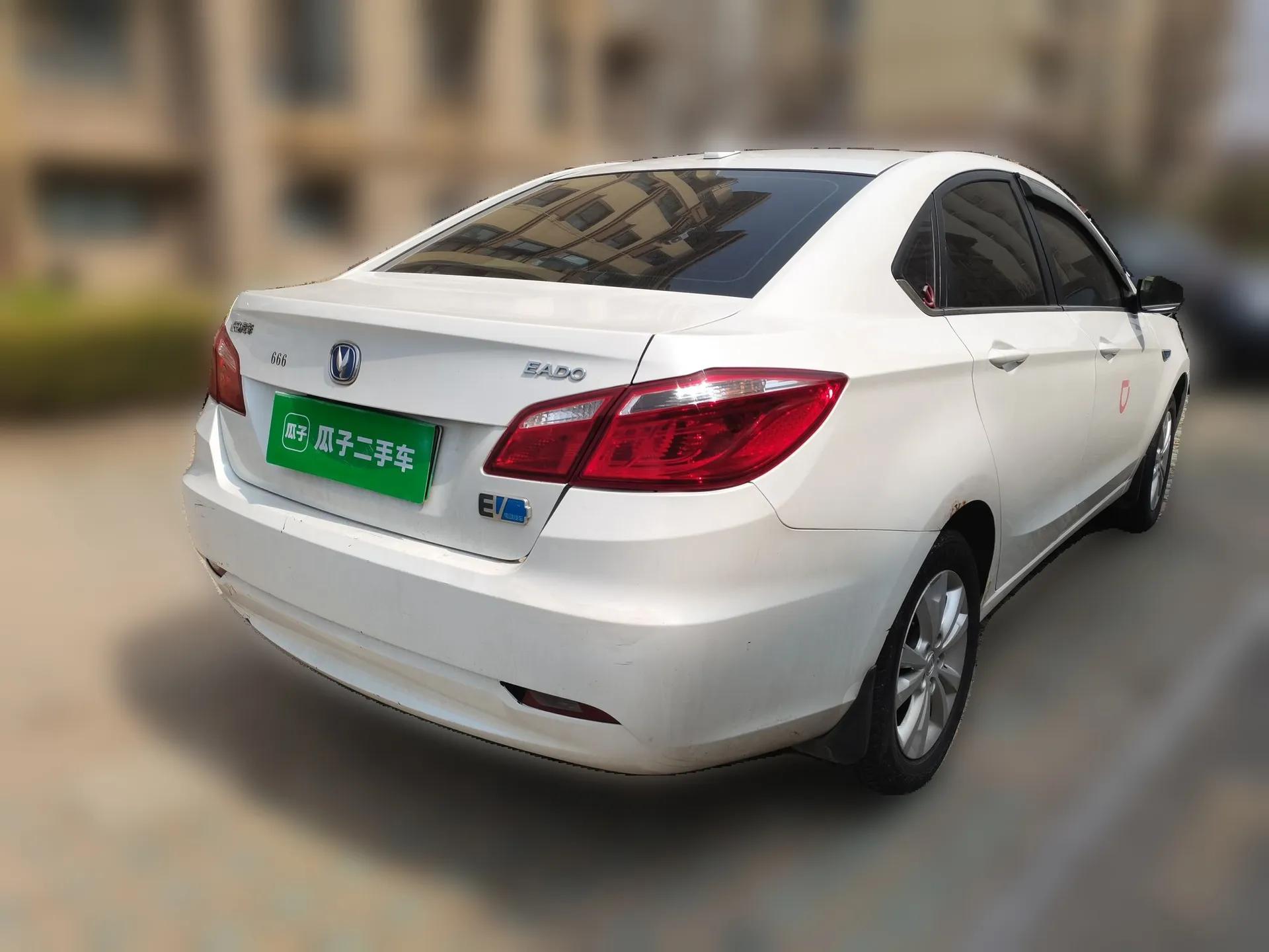 CHANGAN Eado New Energy 2018 EV300 Enjoyment Model — миниатюра 6