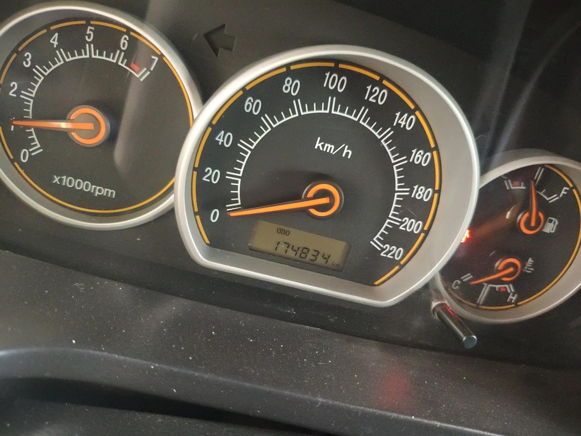 CHANGAN Alsvin 2012 Sedan 1.5L Manual Luxury Model — миниатюра 13