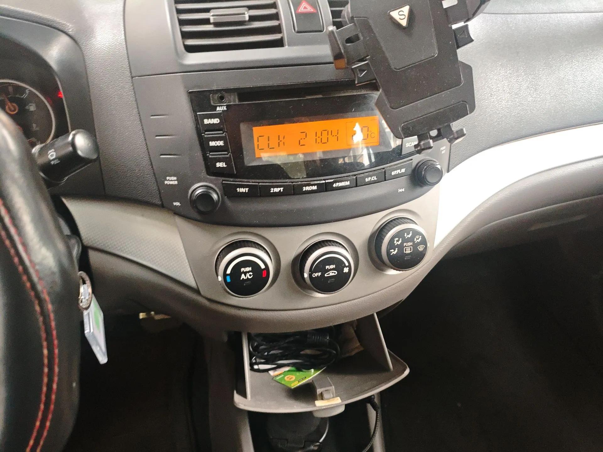 CHANGAN Alsvin 2012 Sedan 1.5L Manual Luxury Model — миниатюра 14