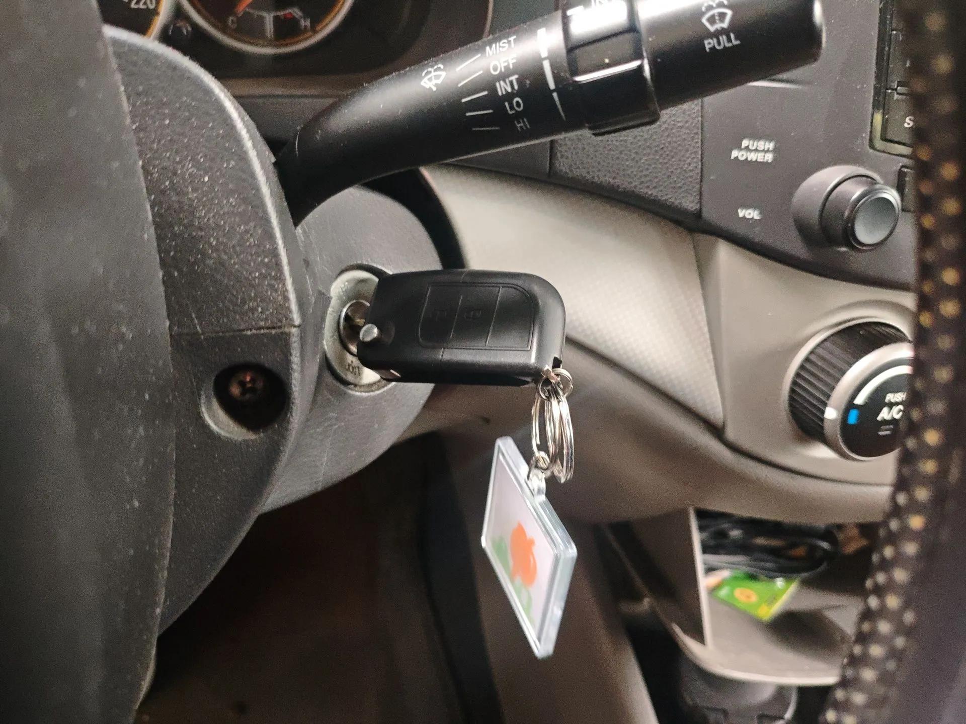 CHANGAN Alsvin 2012 Sedan 1.5L Manual Luxury Model — миниатюра 9