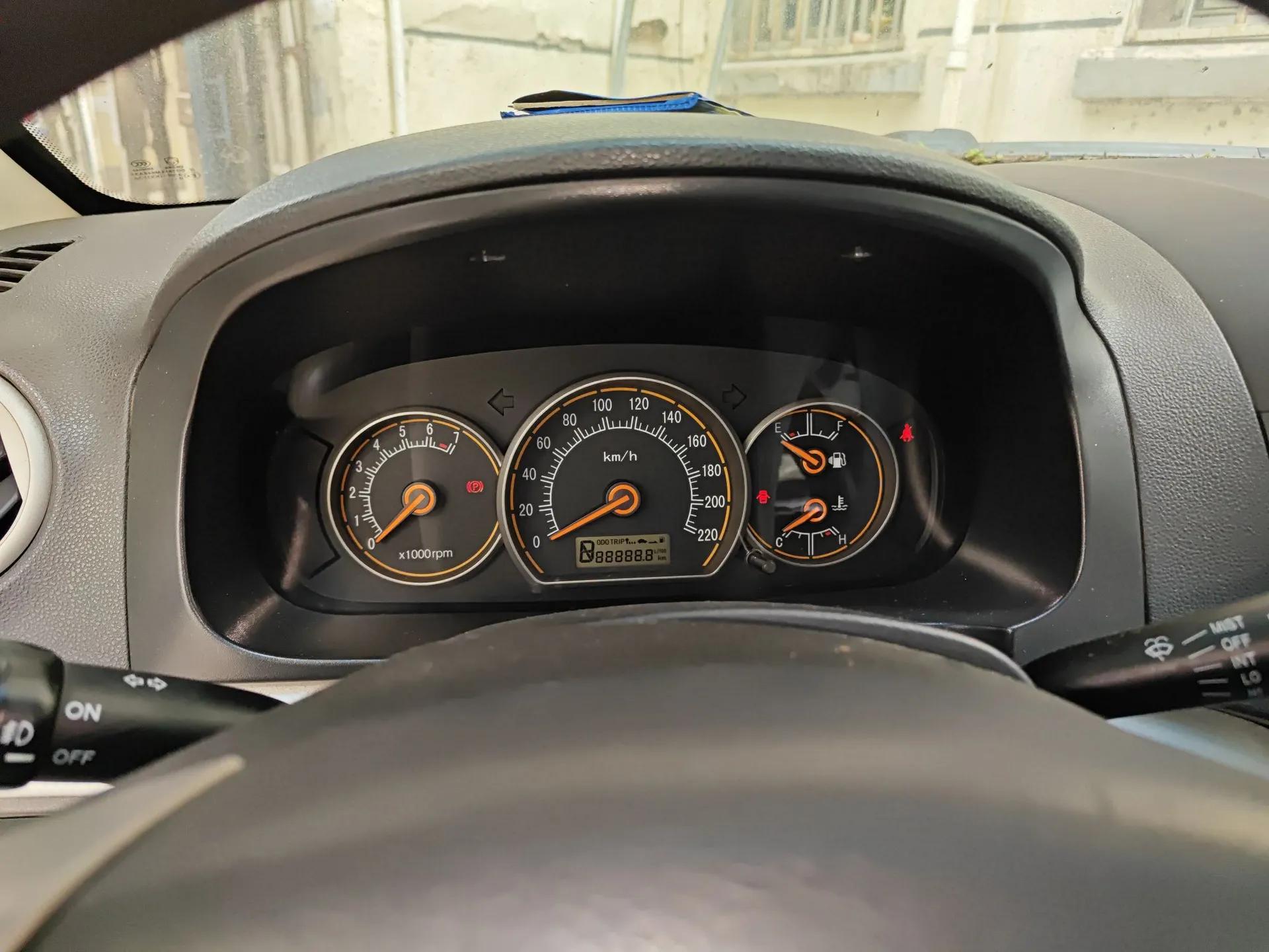 CHANGAN Alsvin 2009 Sedan 1.5L Manual Luxury Model — миниатюра 12