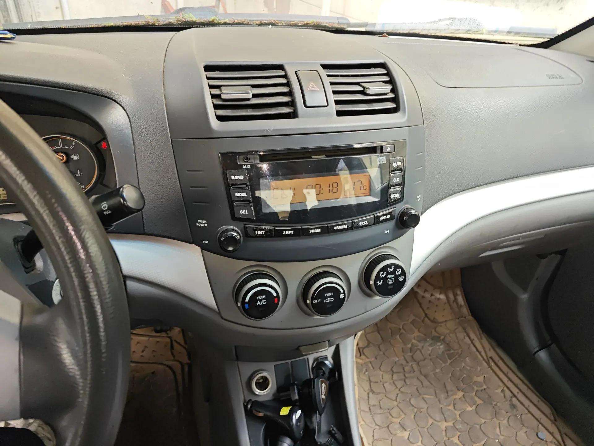 CHANGAN Alsvin 2009 Sedan 1.5L Manual Luxury Model — миниатюра 14
