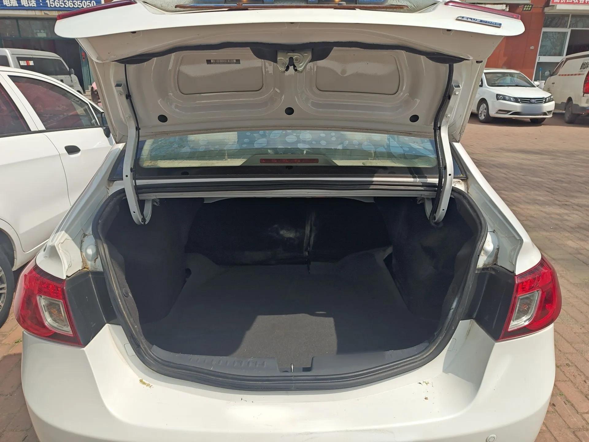 CHANGAN Alsvin V5 2012 1.5L Manual Sport Version China IV Standard — миниатюра 22