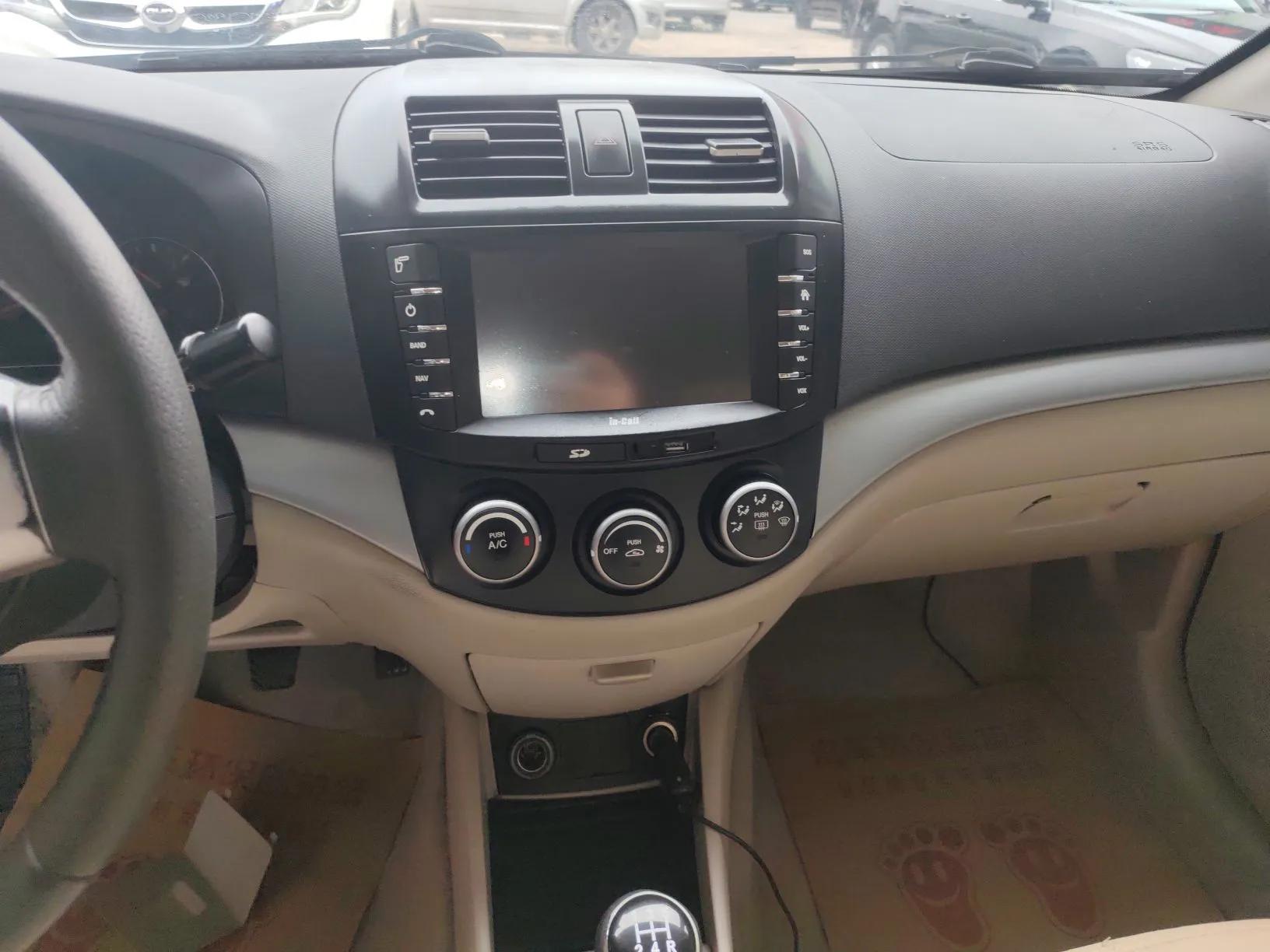 CHANGAN Alsvin V5 2012 1.5L Manual Sport Version China IV Standard — миниатюра 16
