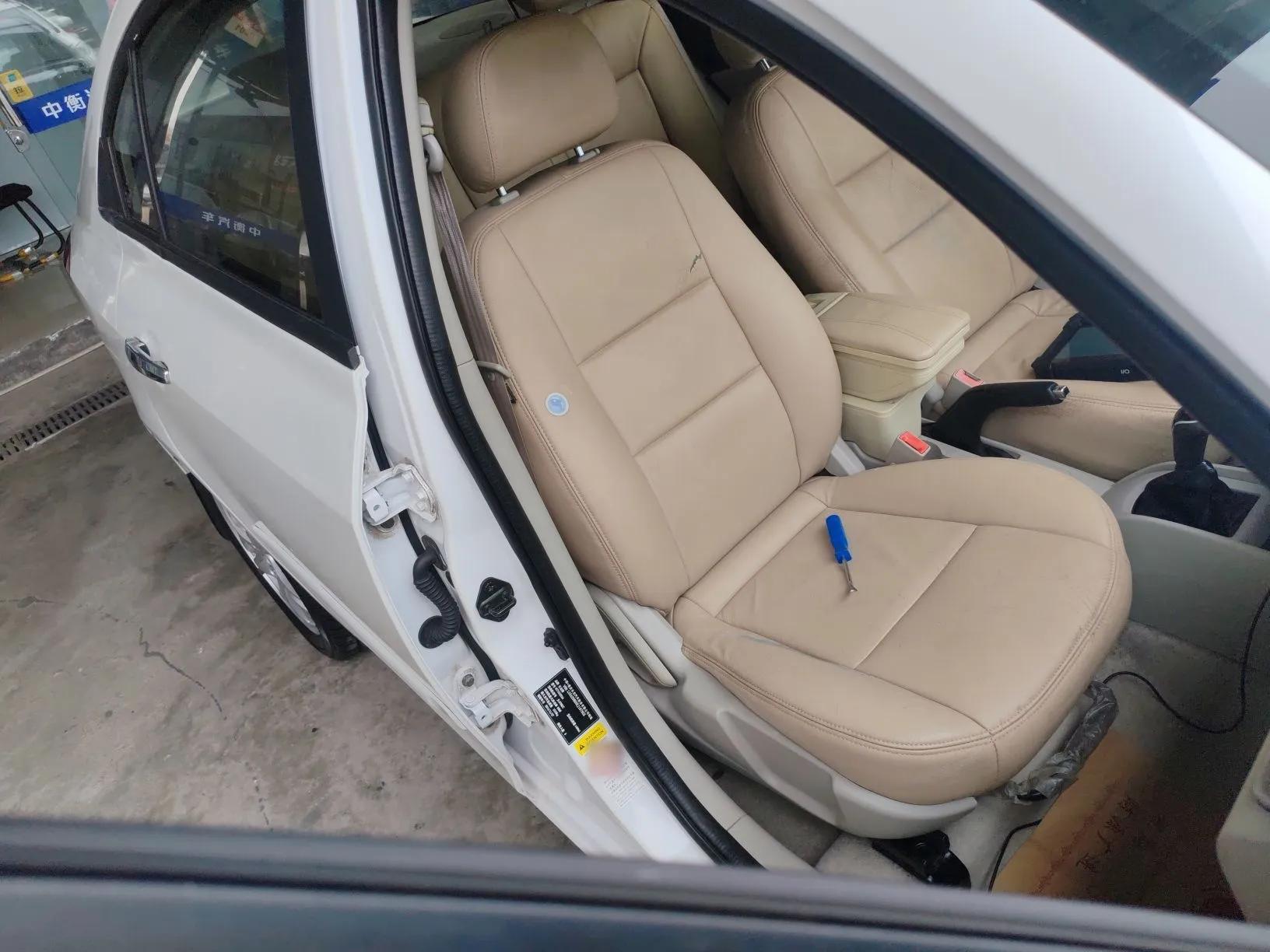 CHANGAN Alsvin V5 2012 1.5L Manual Sport Version China IV Standard — миниатюра 23