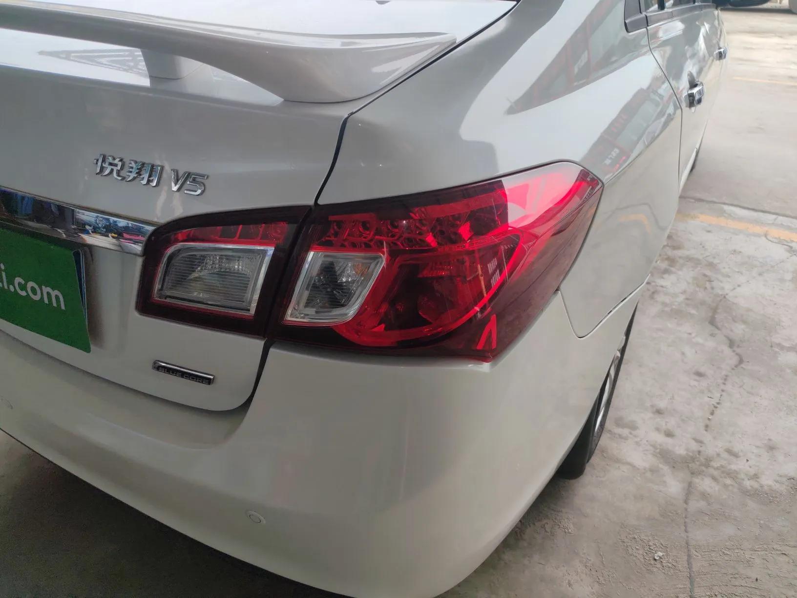 CHANGAN Alsvin V5 2012 1.5L Manual Sport Version China IV Standard — миниатюра 7