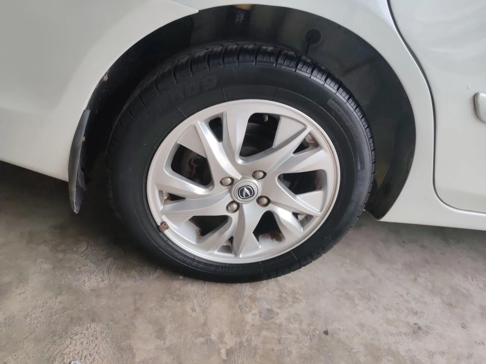 CHANGAN Alsvin V5 2012 1.5L Manual Sport Version China IV Standard — миниатюра 10