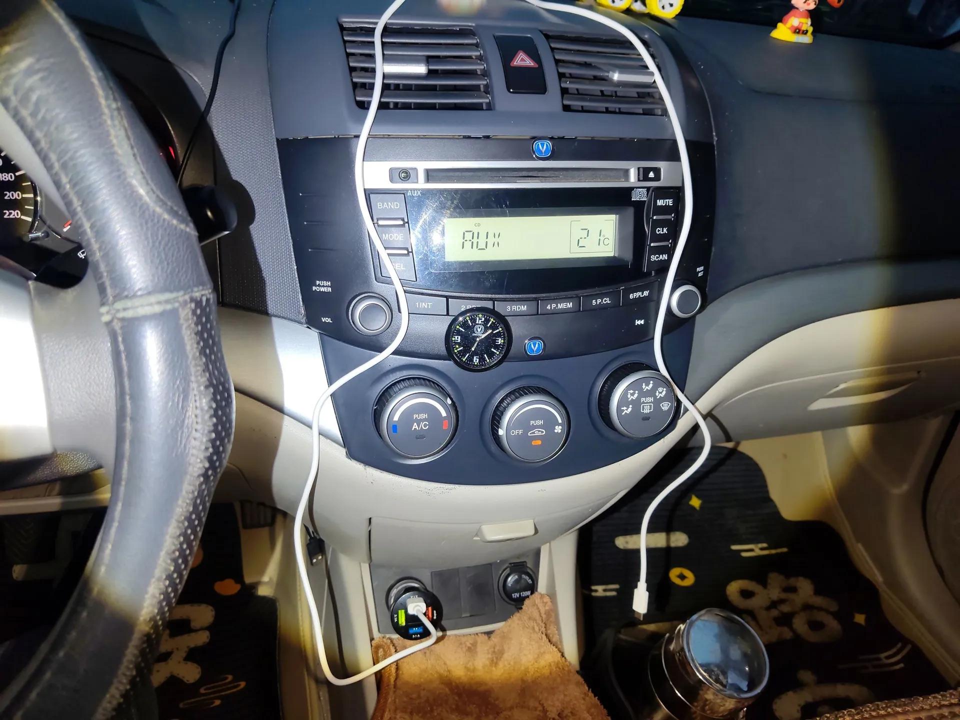 CHANGAN Alsvin V5 2012 1.5L Manual Dream Edition — миниатюра 14