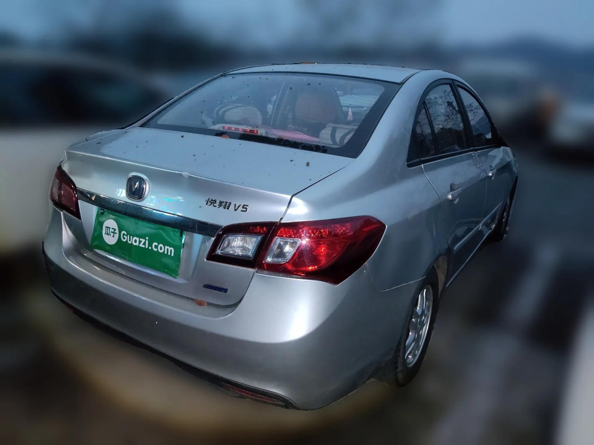 CHANGAN Alsvin V5 2012 1.5L Manual Dream Edition — миниатюра 6
