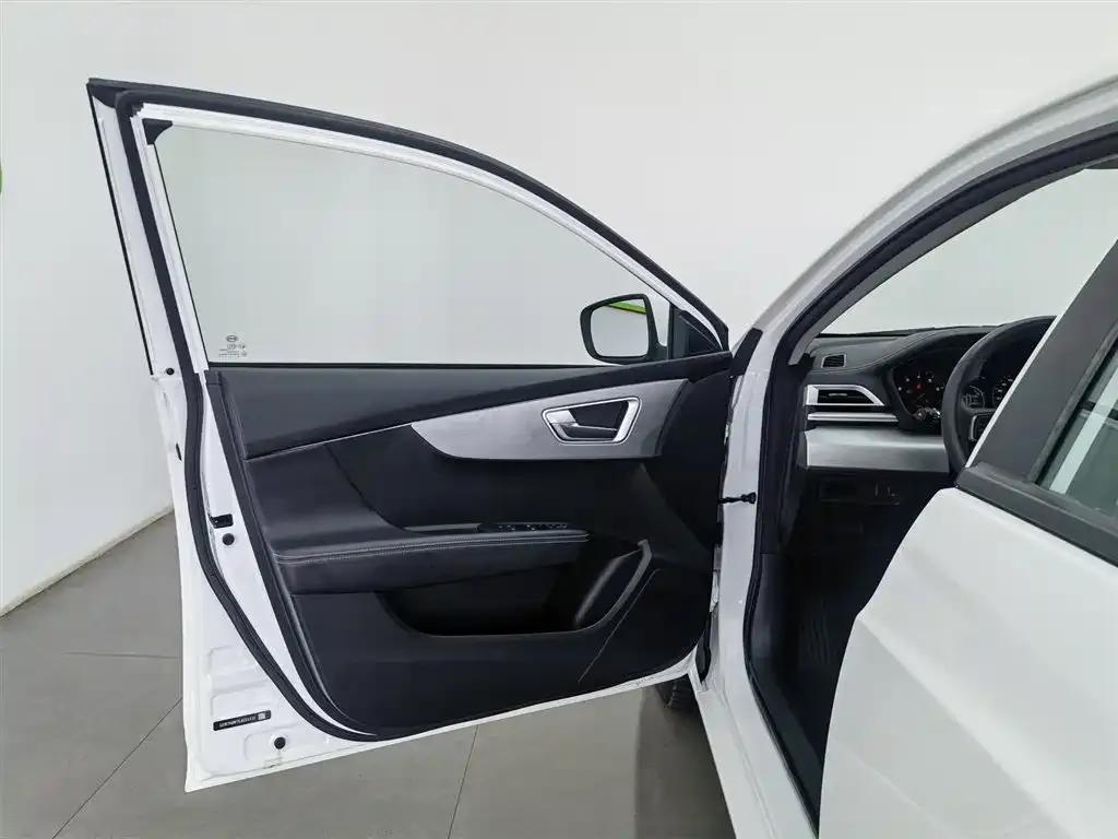 Qin 2019 1.5L Automatic Deluxe Edition — миниатюра 8