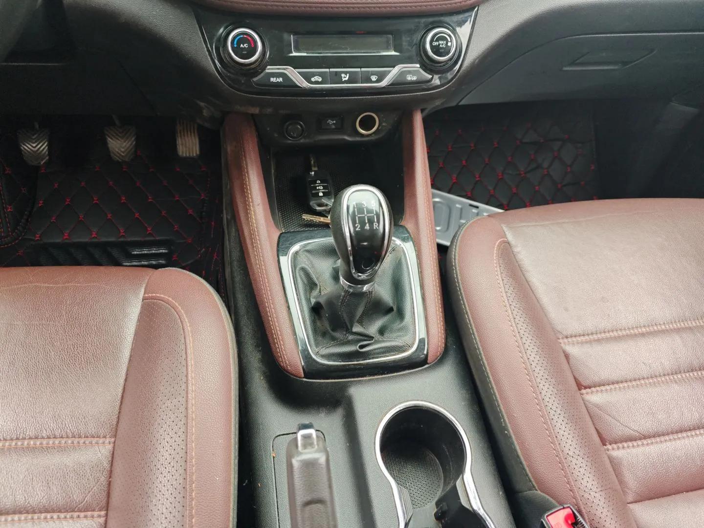 CHANGAN Lingxuan 2017 1.6L Manual Happiness Edition — миниатюра 17