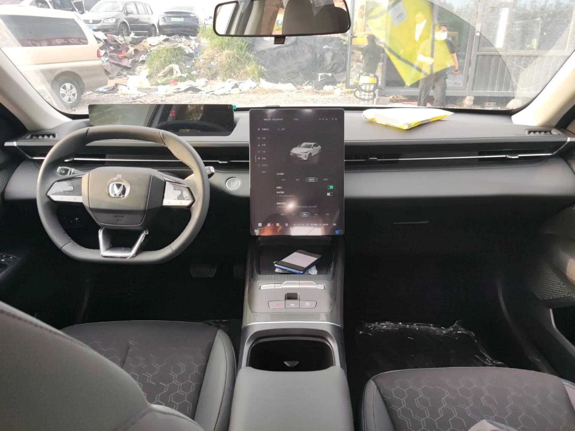 CHANGAN Eado PHEV 2025 Smart New Blue Whale 145KM High-Energy Edition — миниатюра 11