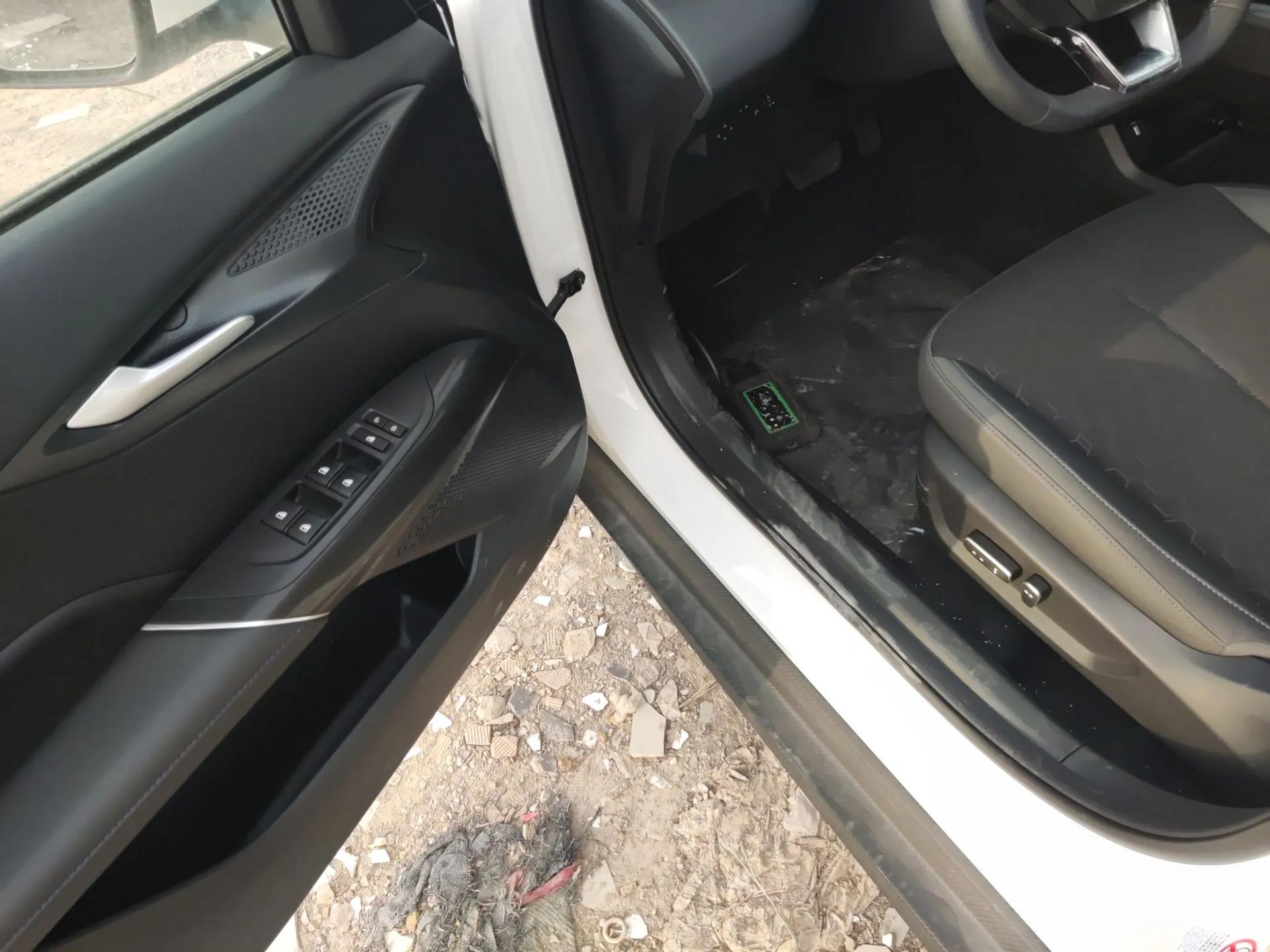 CHANGAN Eado PHEV 2025 Smart New Blue Whale 145KM High-Energy Edition — миниатюра 17