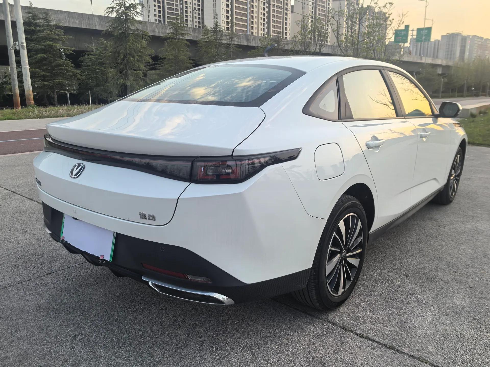 CHANGAN Eado PHEV 2025 Smart New Blue Whale 145KM High-Energy Edition — миниатюра 6