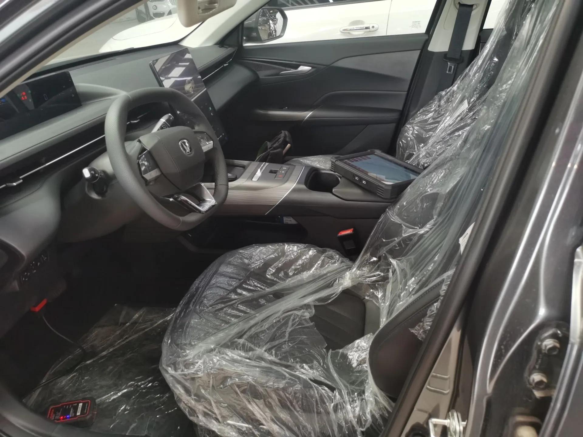 CHANGAN Eado PHEV 2025 Smart New Blue Whale 145KM Battleship Edition — миниатюра 18