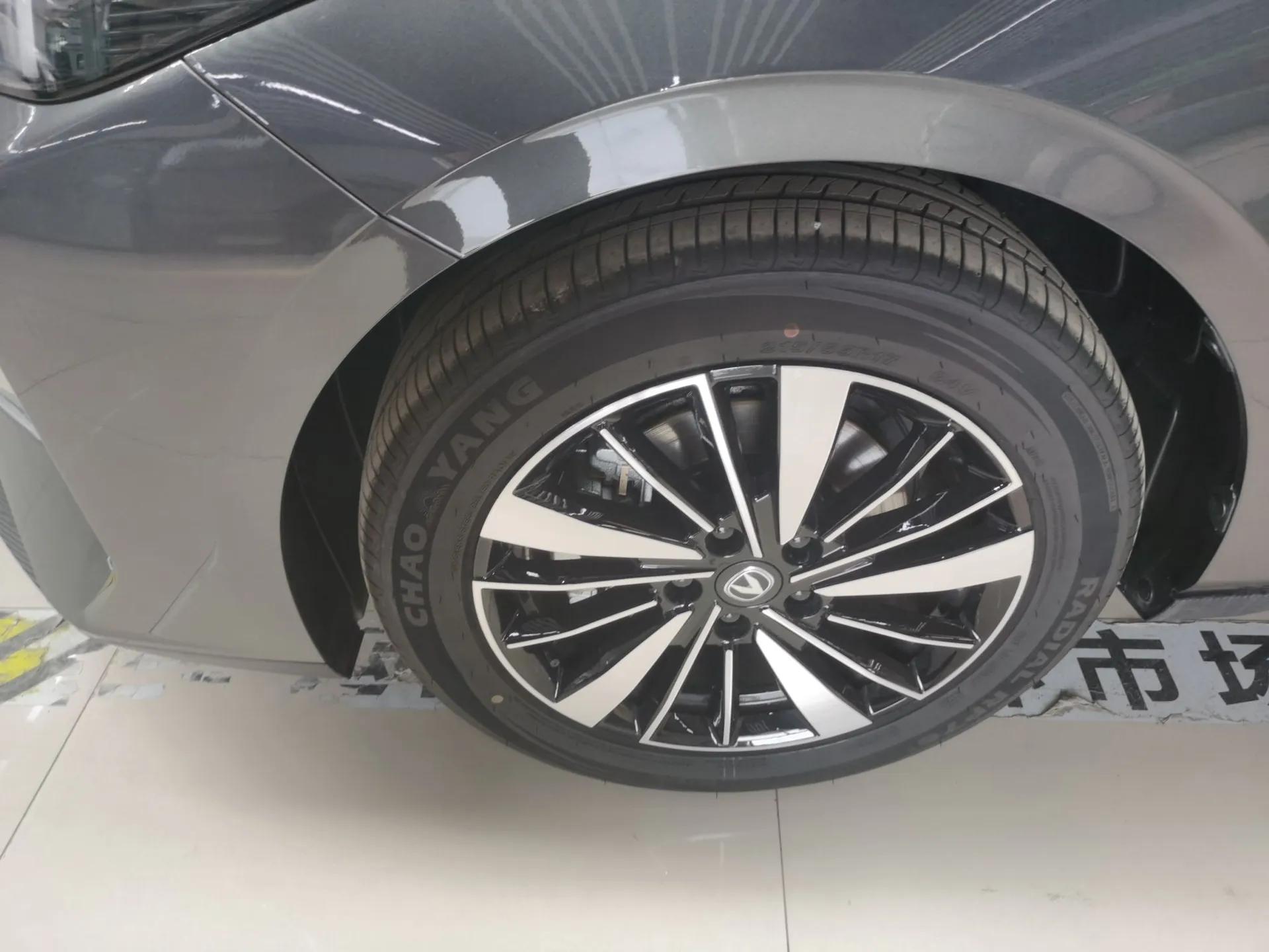 CHANGAN Eado PHEV 2025 Smart New Blue Whale 145KM Battleship Edition — миниатюра 8