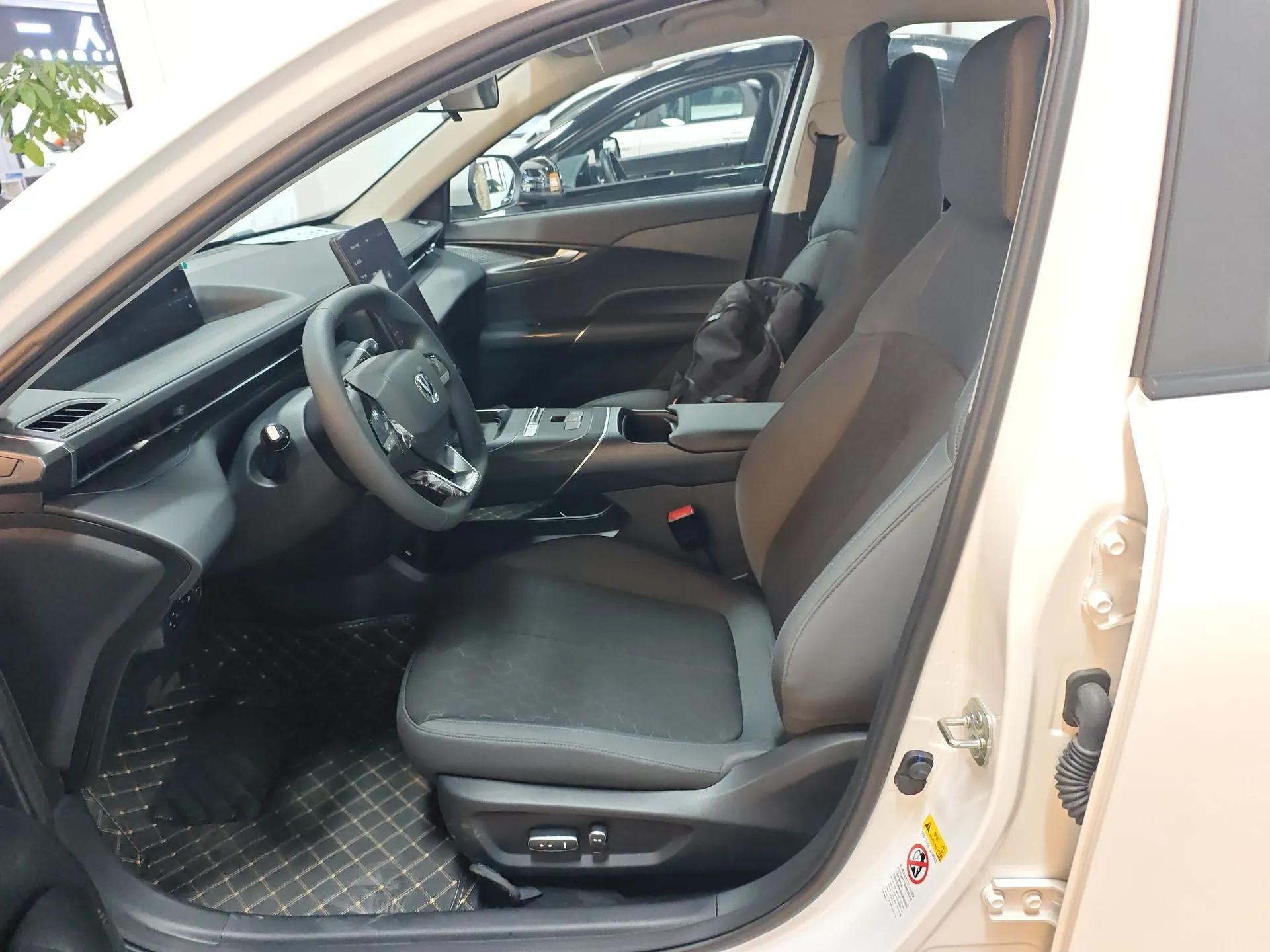 CHANGAN Eado PHEV 2025 Smart New Blue Whale 145KM High-Energy Edition — миниатюра 17