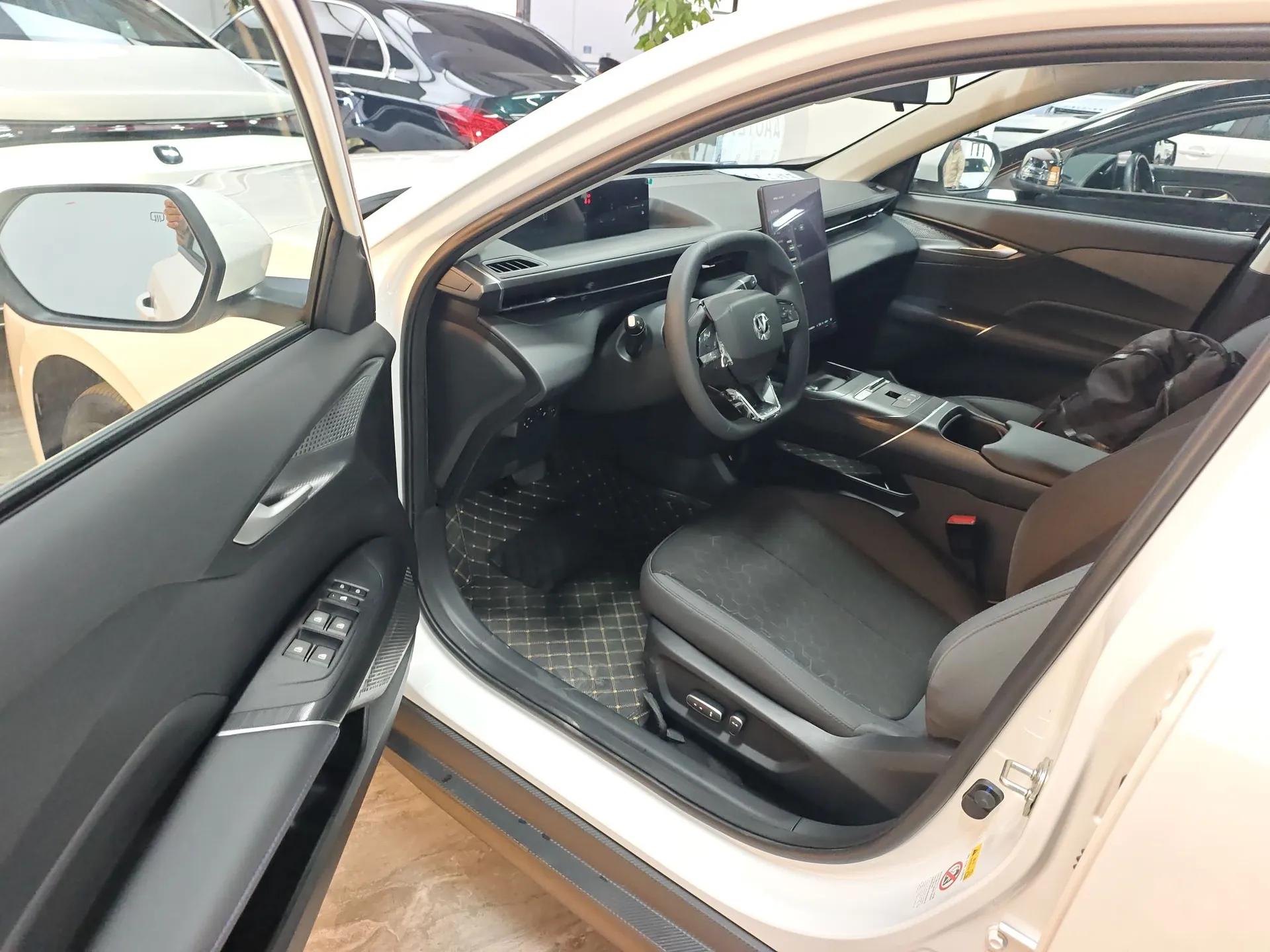 CHANGAN Eado PHEV 2025 Smart New Blue Whale 145KM High-Energy Edition — миниатюра 18
