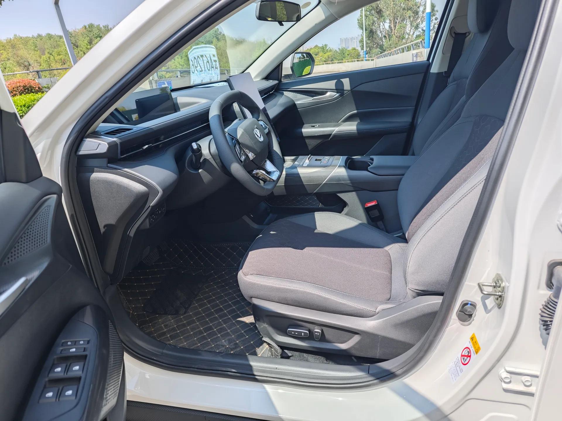CHANGAN Eado PHEV 2025 Smart New Blue Whale 145KM High-Energy Edition — миниатюра 6