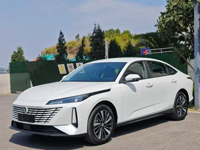CHANGAN Eado PHEV 2025 Smart New Blue Whale 145KM High-Energy Edition