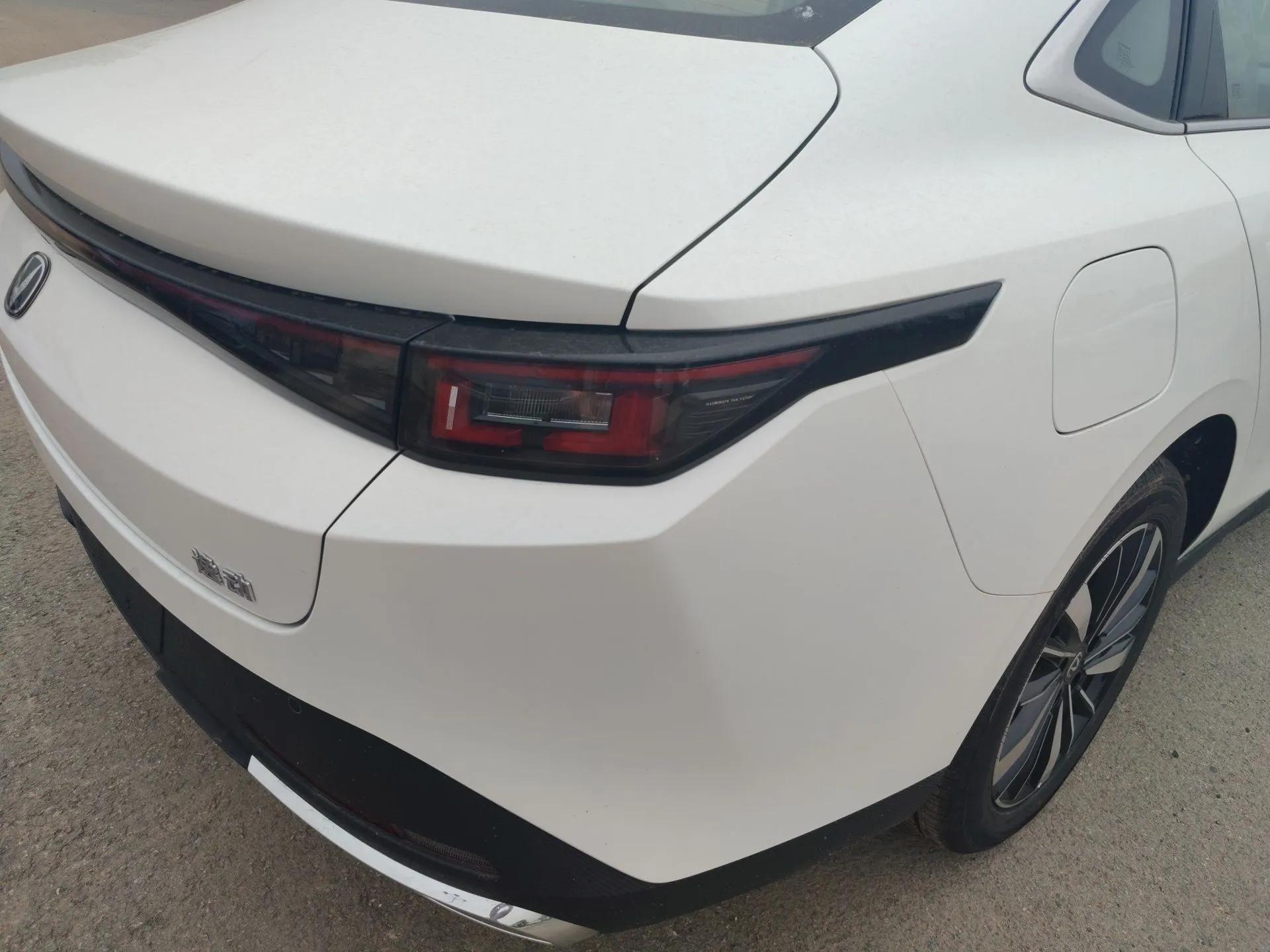 CHANGAN Eado PHEV 2025 Smart New Blue Whale 145KM Battleship Edition — миниатюра 7