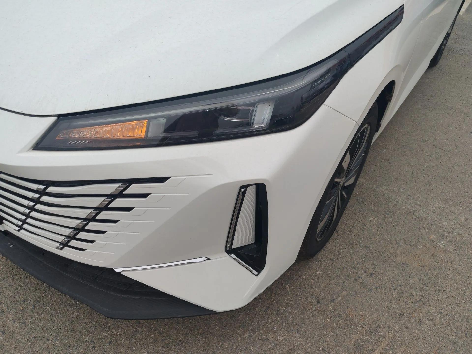 CHANGAN Eado PHEV 2025 Smart New Blue Whale 145KM Battleship Edition — миниатюра 9