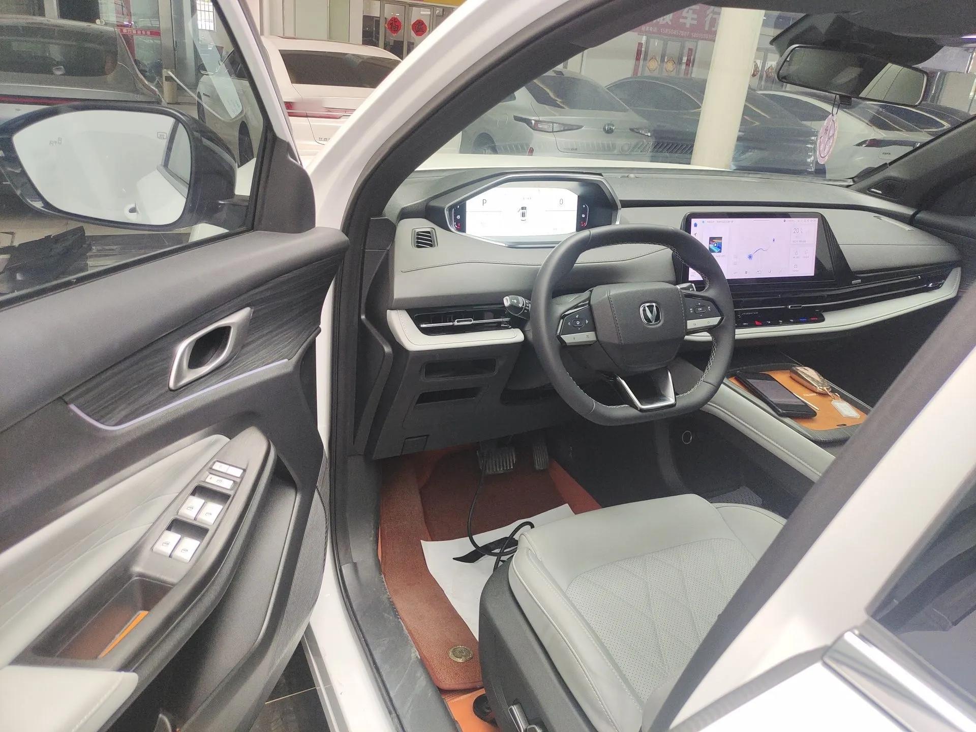 CHANGAN CS55PLUS PHEV 2025 Smart New Blue Whale 125km Ultra-Range Edition — миниатюра 19