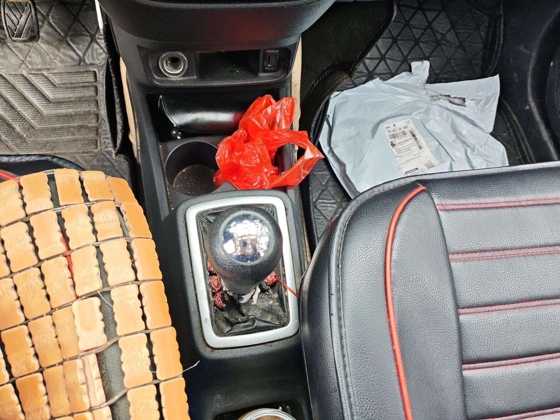 CHANGAN OSHAN Olisway 2015 1.2L Manual Enjoyment Model — миниатюра 15