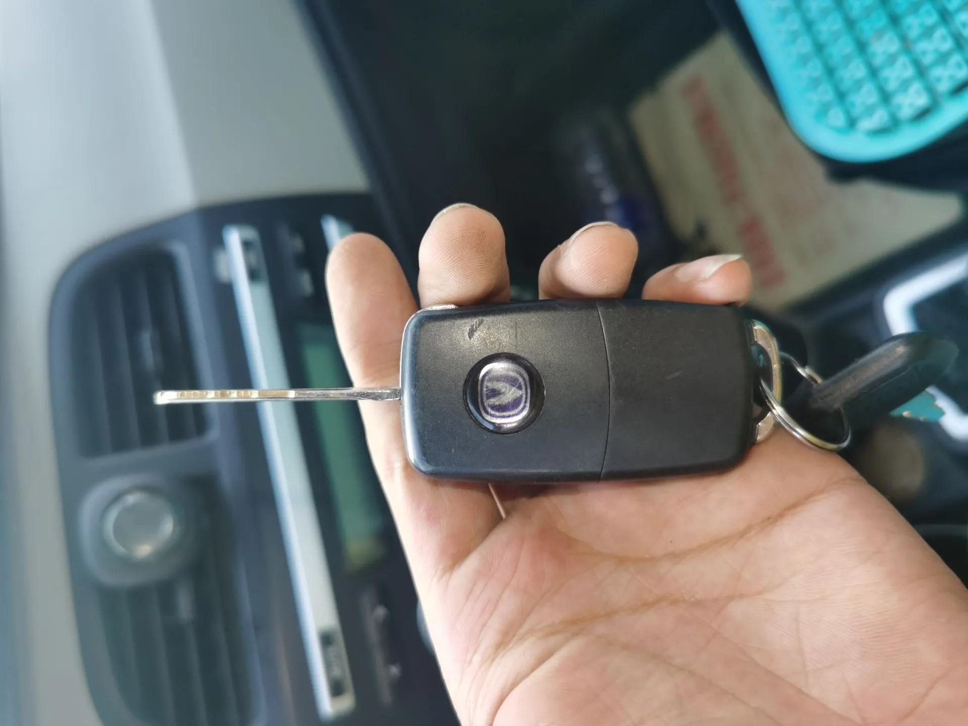 CHANGAN OSHAN Olisway 2013 1.2L Manual Comfort Model — миниатюра 9