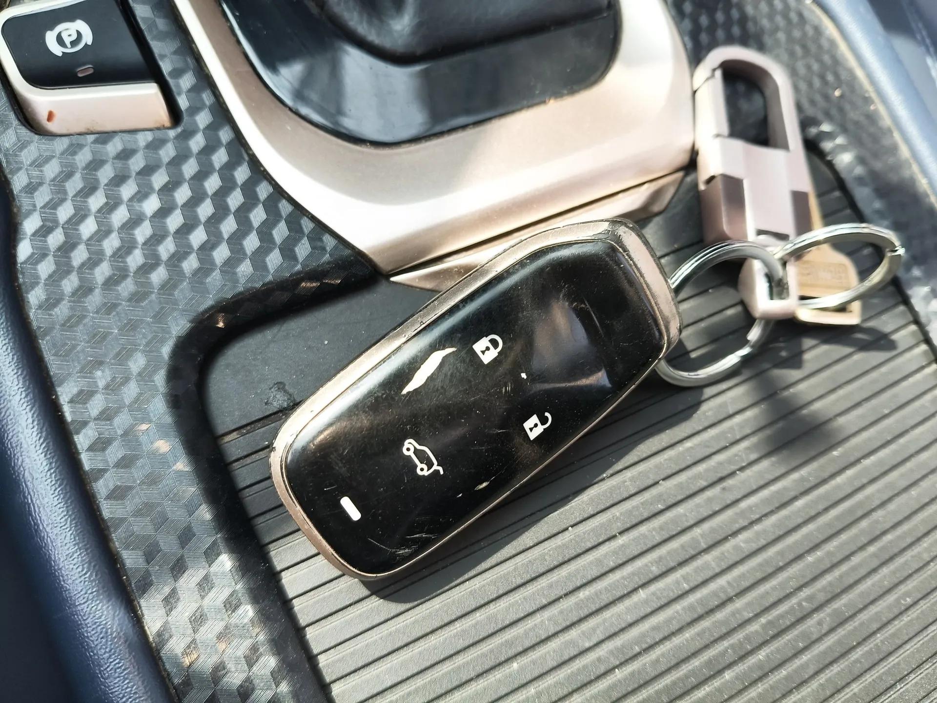 CHANGAN OSHAN COS1 2018 1.5T Automatic Smart 7-Seater — миниатюра 9