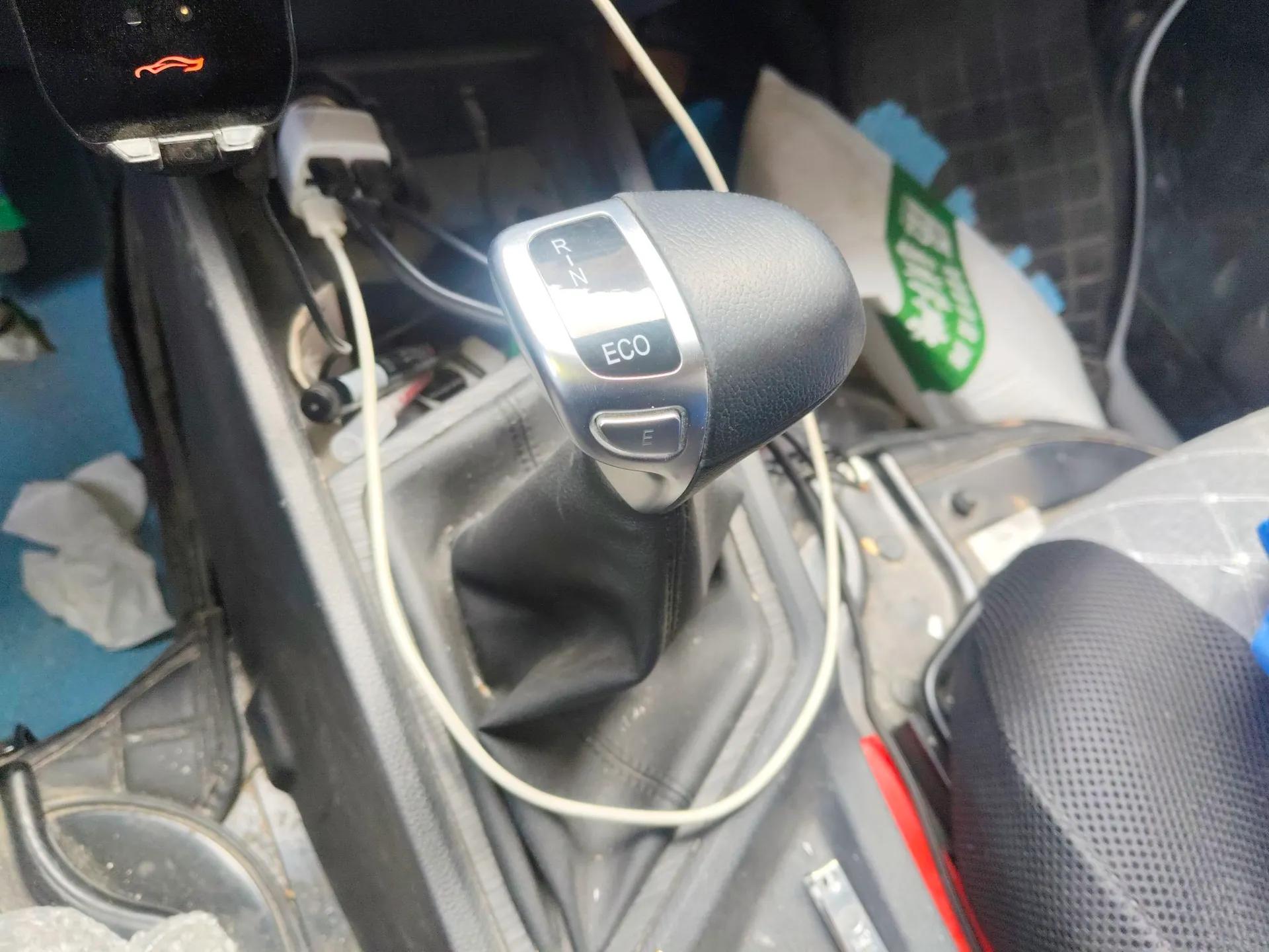 CHANGAN KAICHENG Ruixing EM80 2024 Liftback Comfort Version 6 Seats 41.86 kWh — миниатюра 15