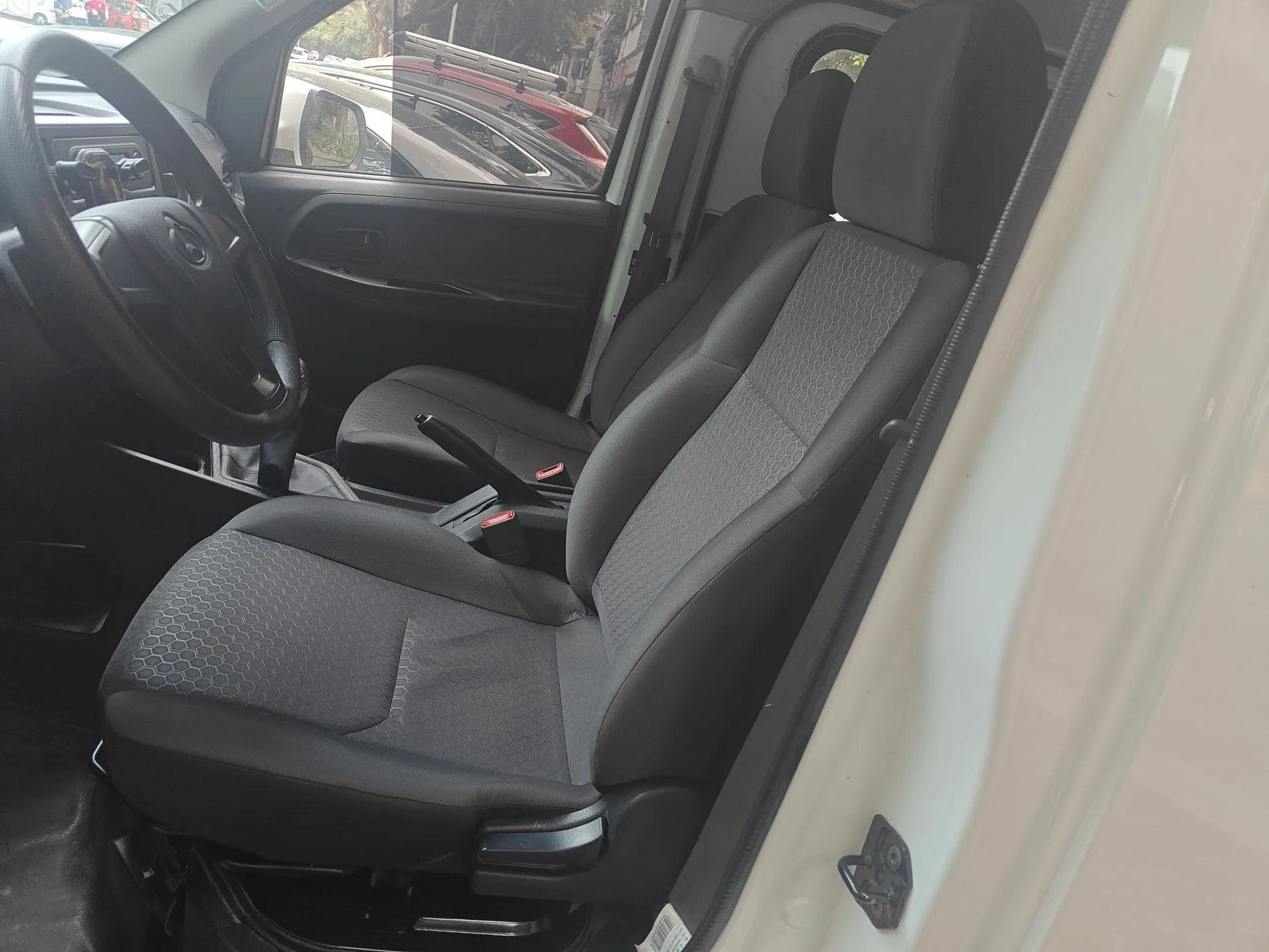 CHANGAN KAICHENG Ruixing EM60 2024 Comfort Model 6 Seats 41.86 kWh Liftback Doors — миниатюра 17
