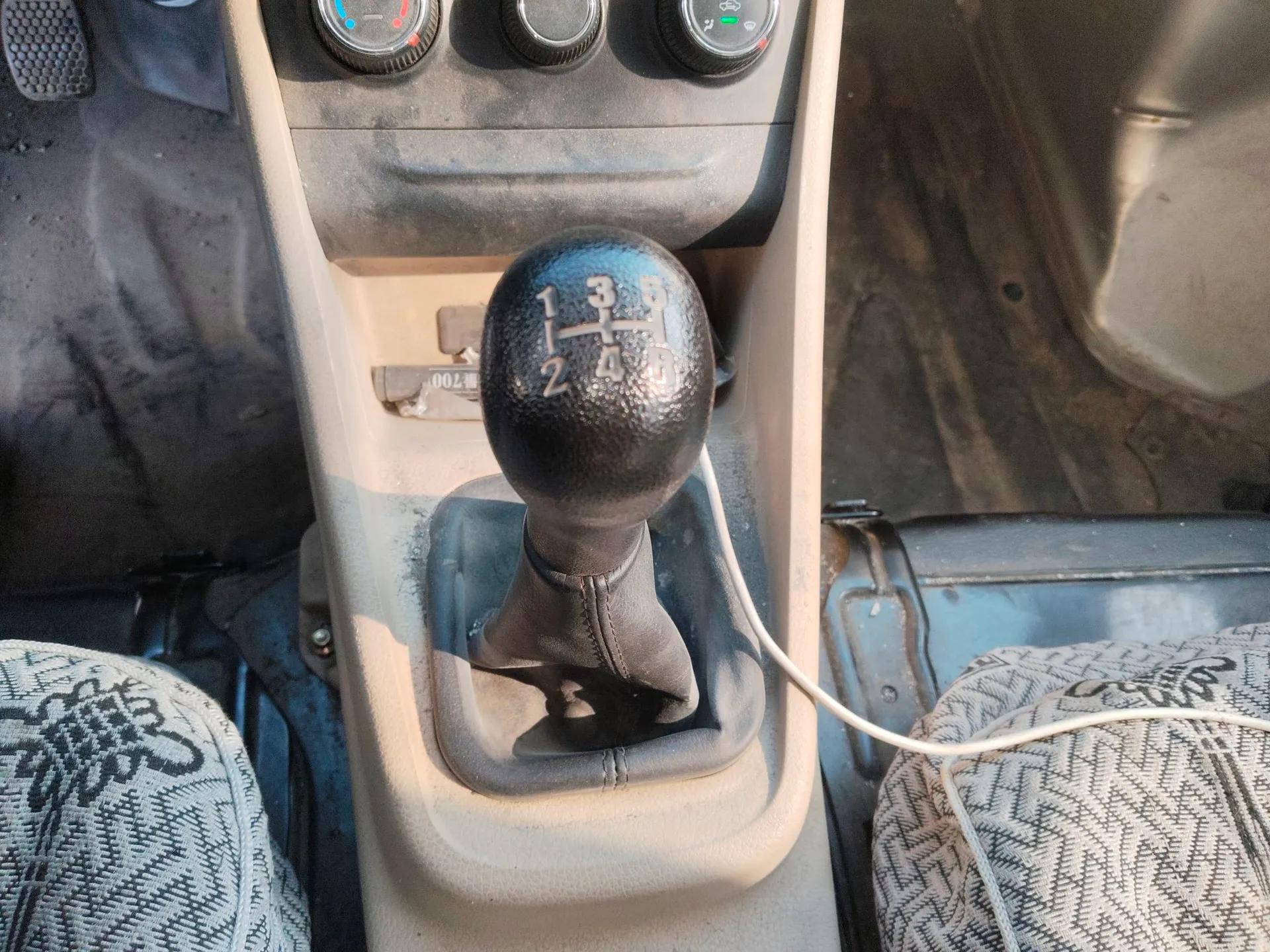 CHANGAN KUAYUE Xing V3 2023 1.3L Gasoline Comfort Model 5-Seater Passenger Vehicle — миниатюра 15