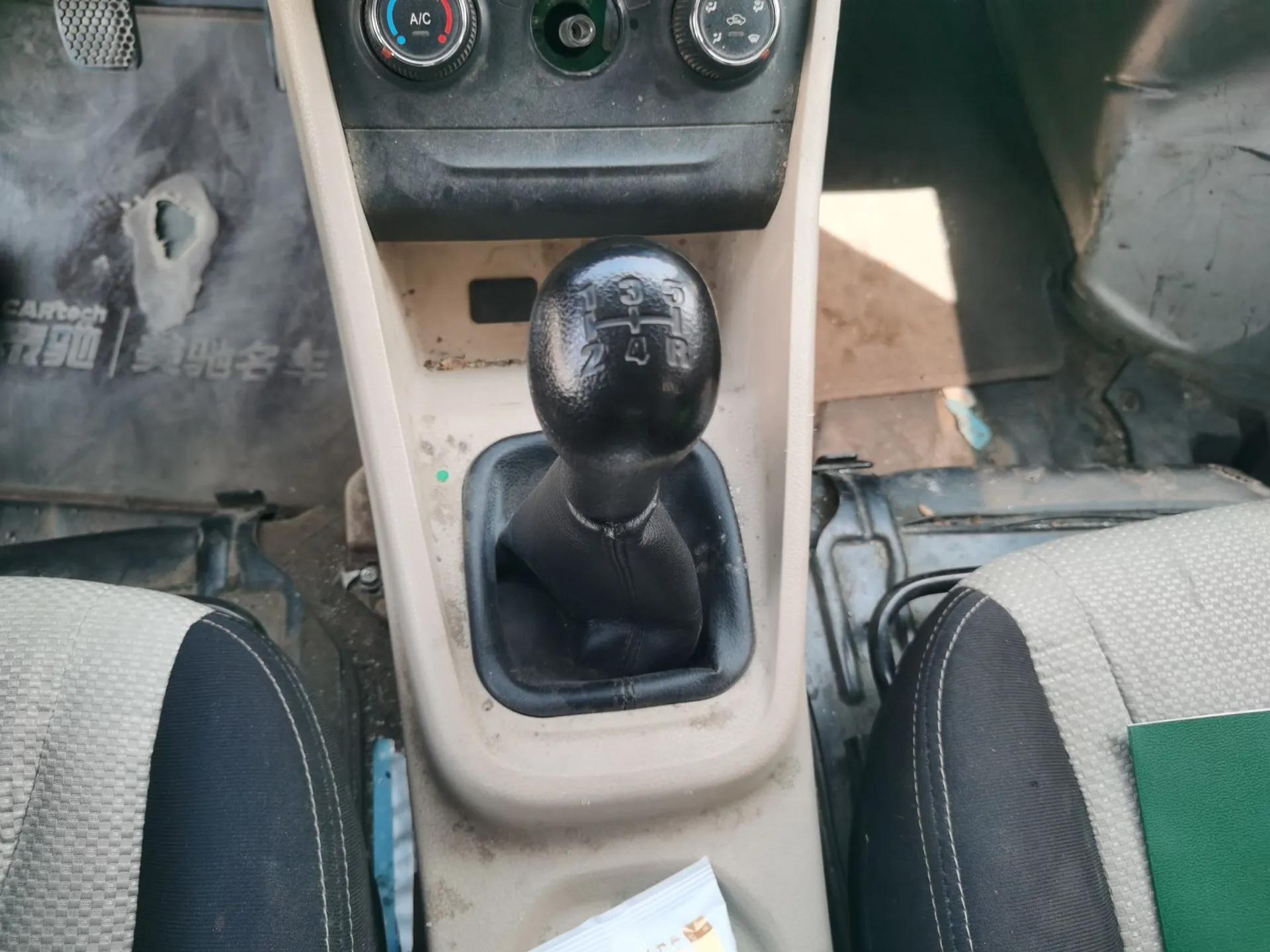 CHANGAN KUAYUE Xing V3 2023 1.5L Gasoline Standard Model 5-Seater Passenger Vehicle — миниатюра 15