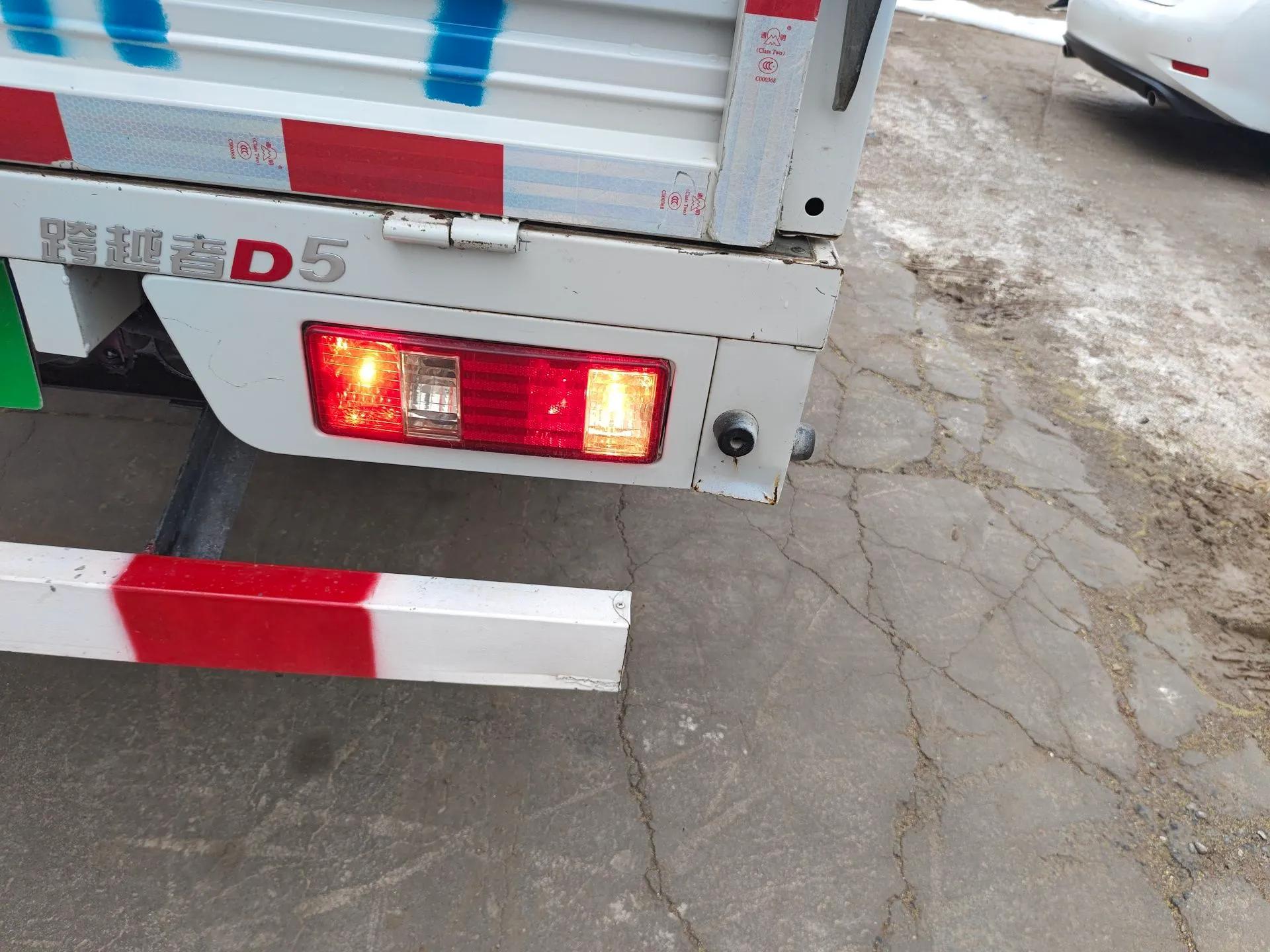 CHANGAN KUAYUE Zhe D5 2021 1.6L Standard Edition Double-Cab Flatbed with Dual Rear Wheels 3050mm Cargo Bed DAM16KL — миниатюра 8