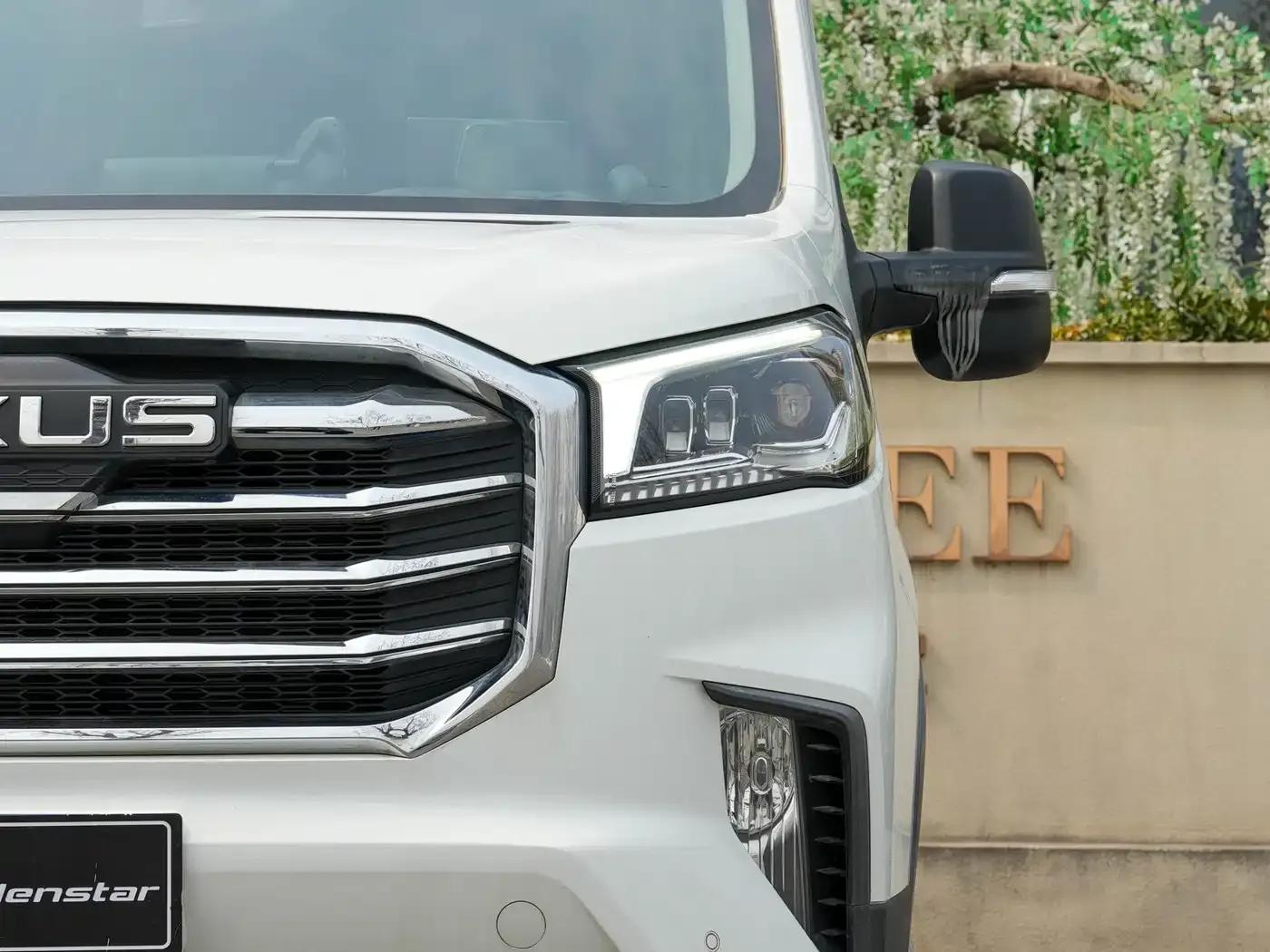 SAIC MAXUS V90 RV 2021 Model 2.0T Traveler V90 Self-propelled Class B Motorhome Luxury Version with Longitudinal Bed — миниатюра 12