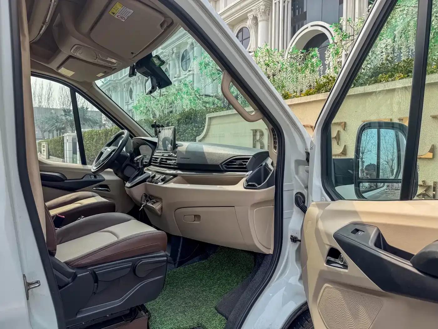 SAIC MAXUS V90 RV 2021 Model 2.0T Traveler V90 Self-propelled Class B Motorhome Luxury Version with Longitudinal Bed — миниатюра 22