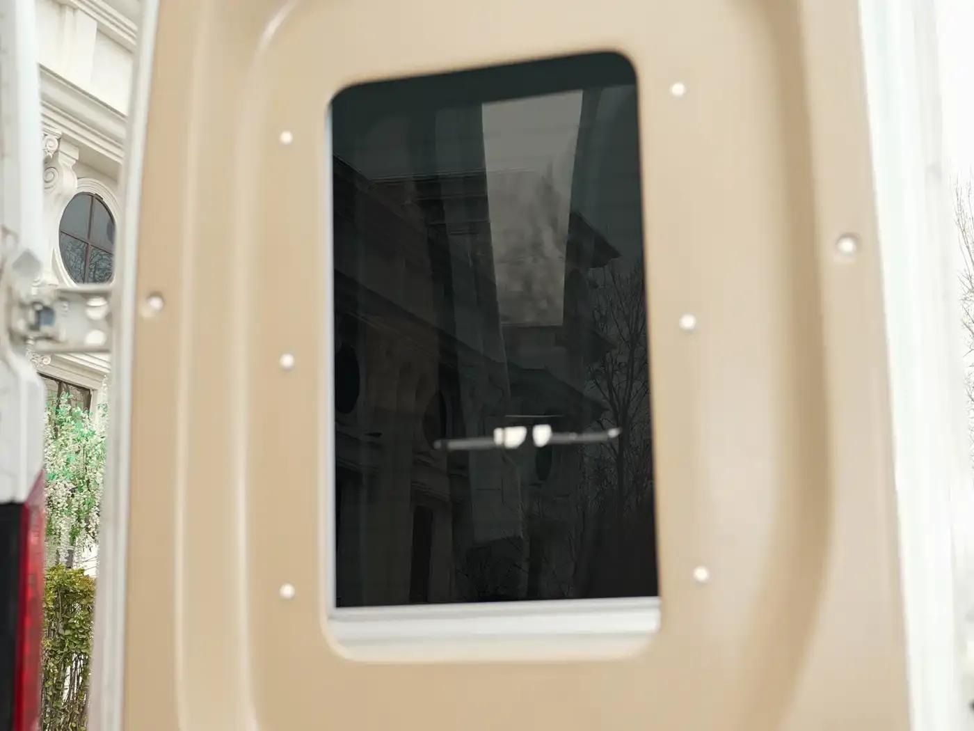 SAIC MAXUS V90 RV 2021 Model 2.0T Traveler V90 Self-propelled Class B Motorhome Luxury Version with Longitudinal Bed — миниатюра 31