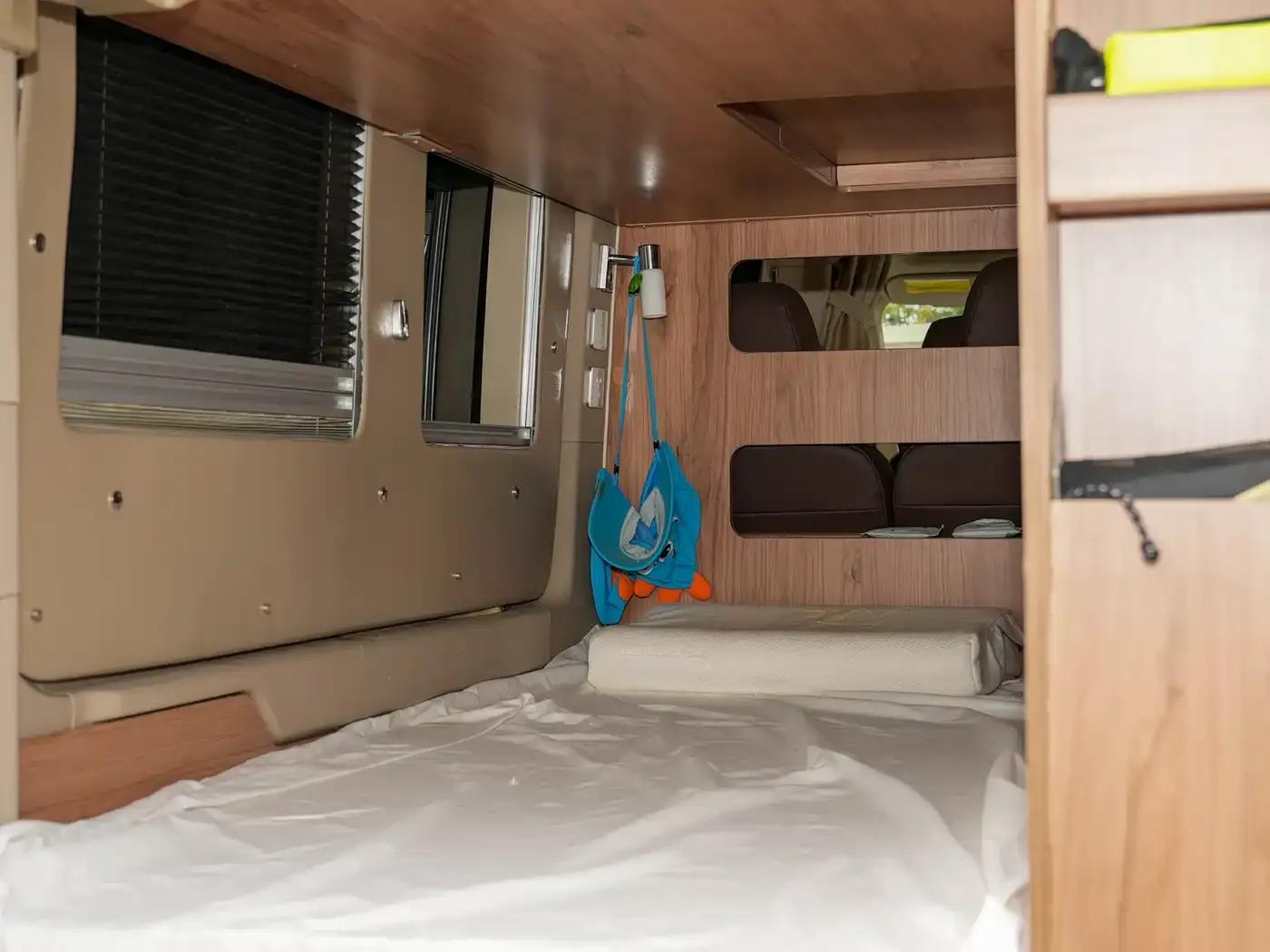 SAIC MAXUS V90 RV 2021 Model 2.0T Traveler V90 Self-propelled Class B Motorhome Luxury Version with Longitudinal Bed — миниатюра 33