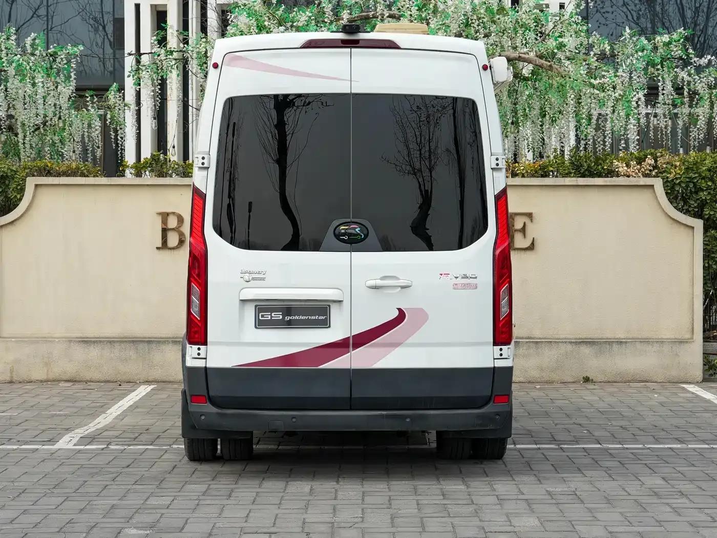 SAIC MAXUS V90 RV 2021 Model 2.0T Traveler V90 Self-propelled Class B Motorhome Luxury Version with Longitudinal Bed — миниатюра 5